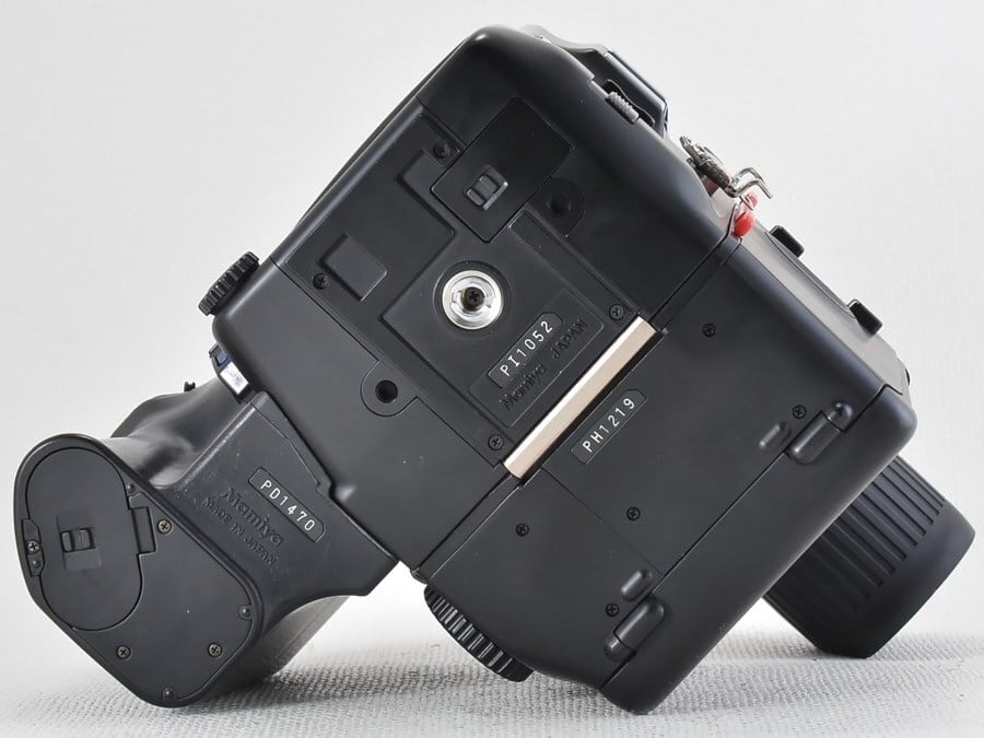 Mamiya マミヤ 645Pro ＋カメラグリップ＋ポラロイドパック付き Mamiya
