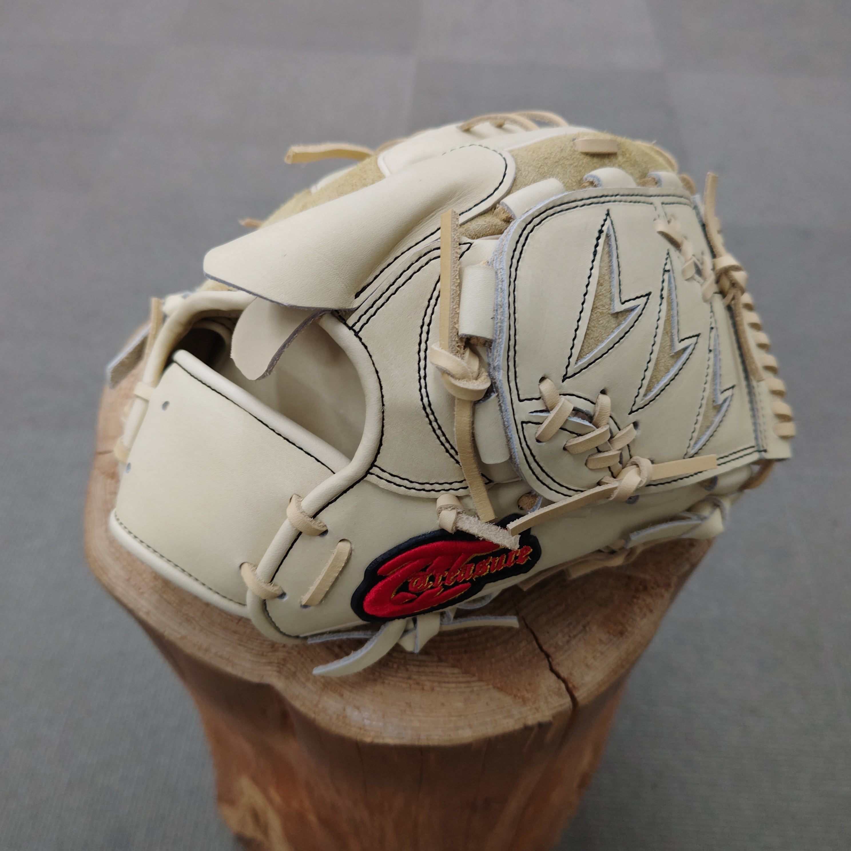 Treasure トレジャー 投手用特化型特殊重心グローブ 肩甲骨 股関節