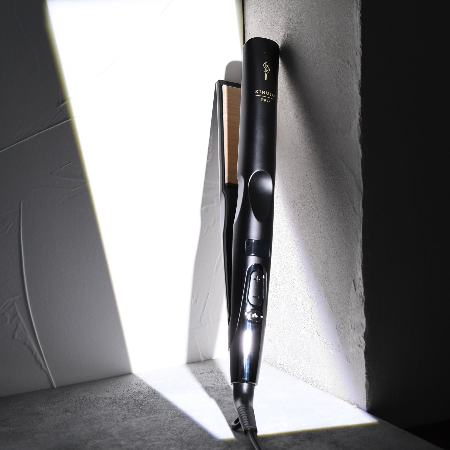 絹女 KINUJO PRO ストレートアイロン | REJUBELLa