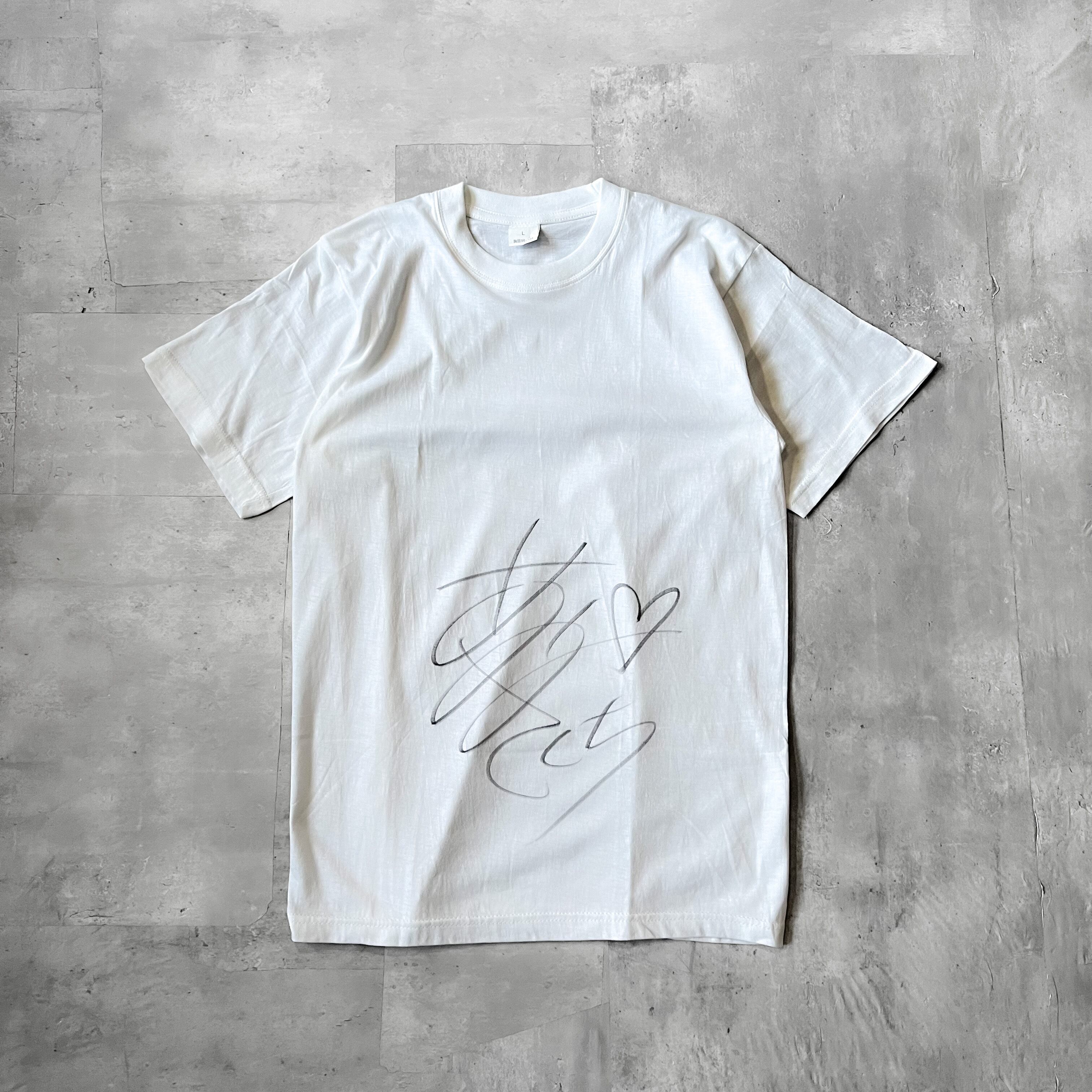 菊地亜美さんの直筆サイン入りtシャツ | anti knovum（アンタイノーム）