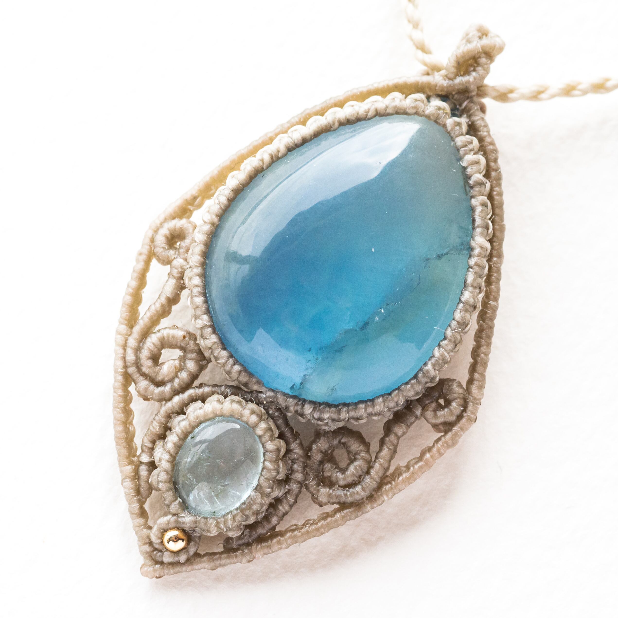 フローライト+アクアマリンのマクラメ編み 天然石ネックレス | SHANTi WALA