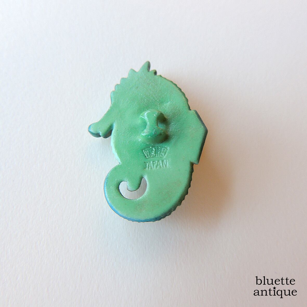 ヴィンテージ トシカネジュエリー 有田焼 竜の落とし子のボタン【緑