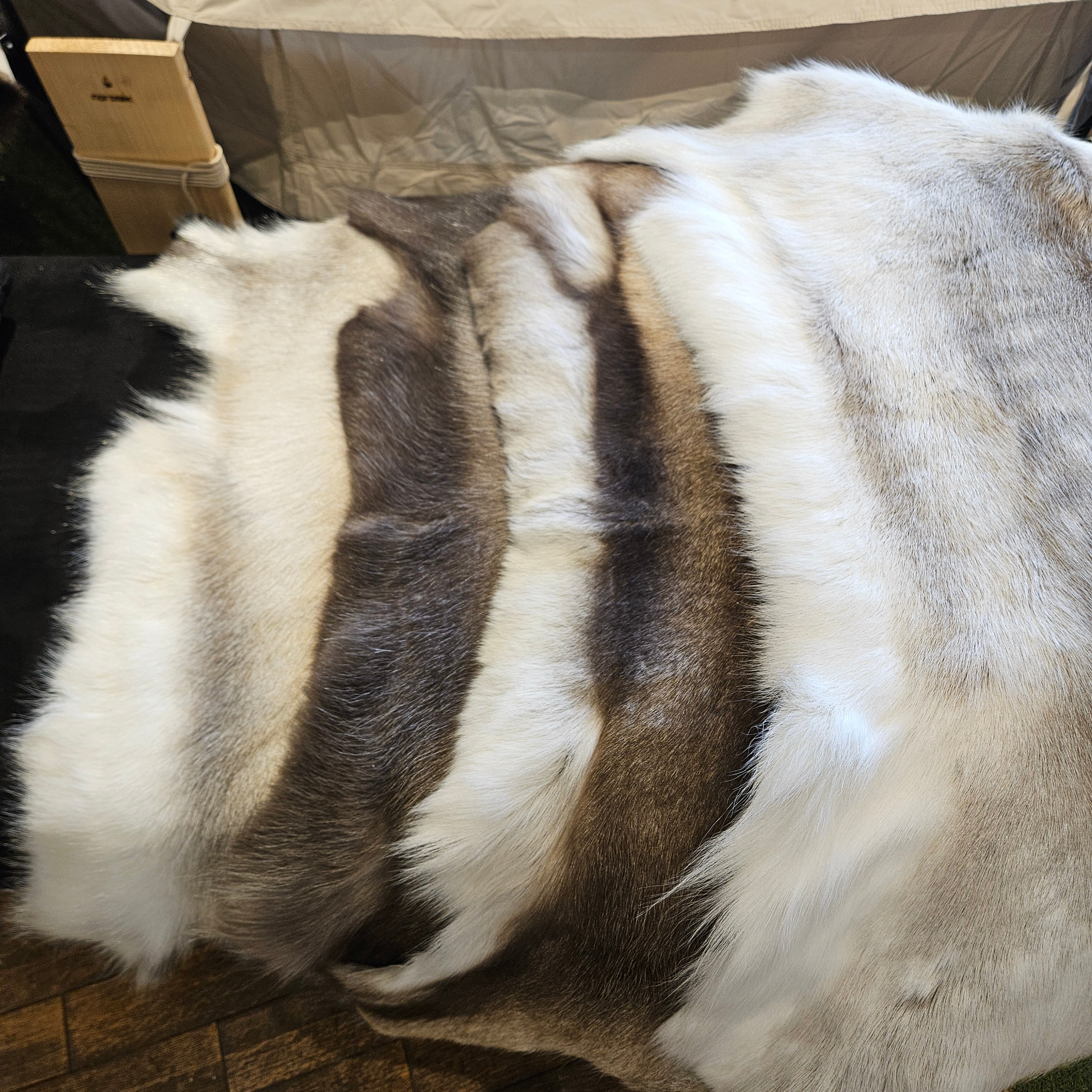 ORCOMPRODUCTS】reindeer rug(トナカイのラグ) | OUTDOOR BASE MATSUMOTO