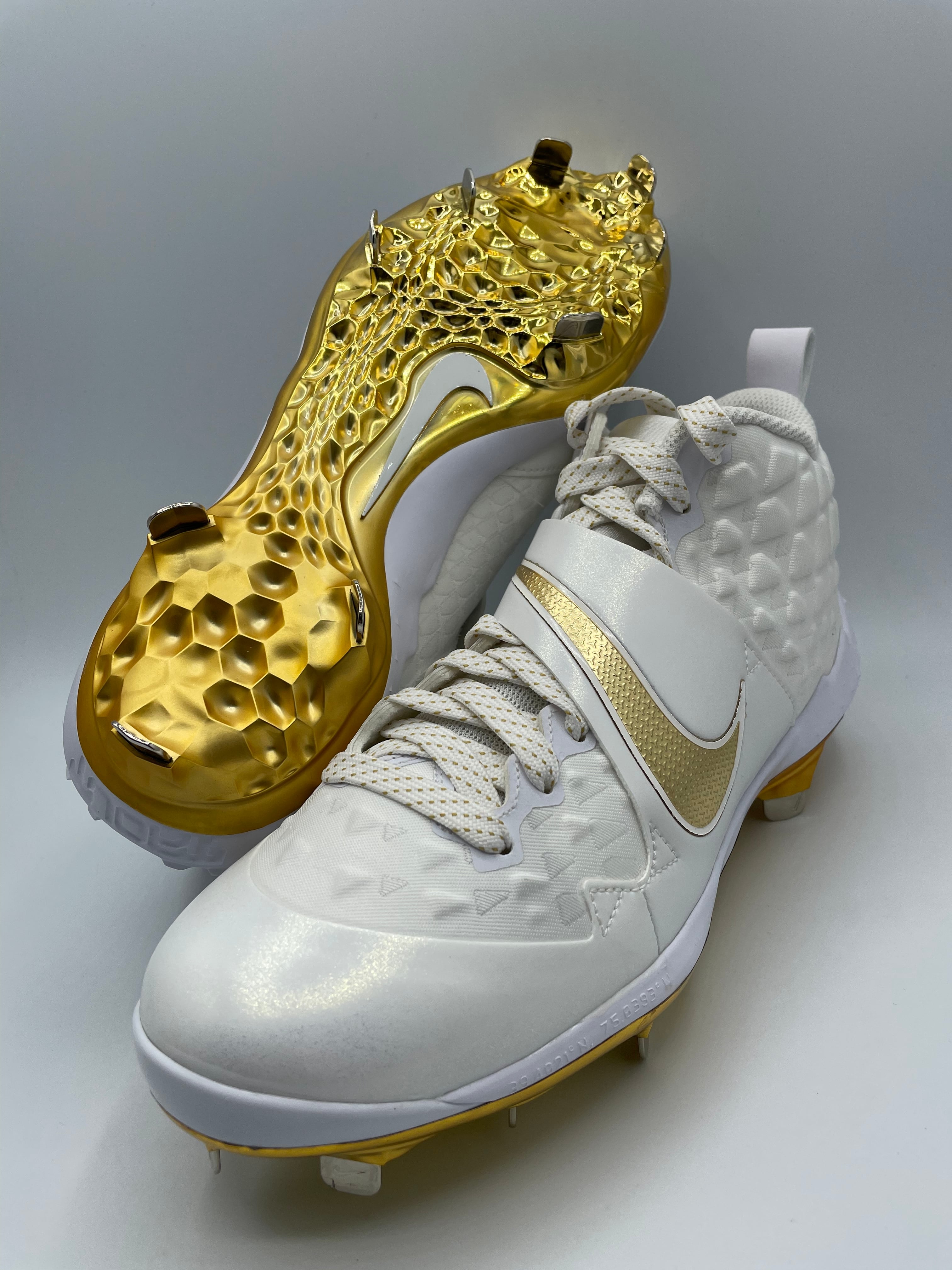 日本未発売限定モデル】NIKE スパイク マイクトラウトモデル