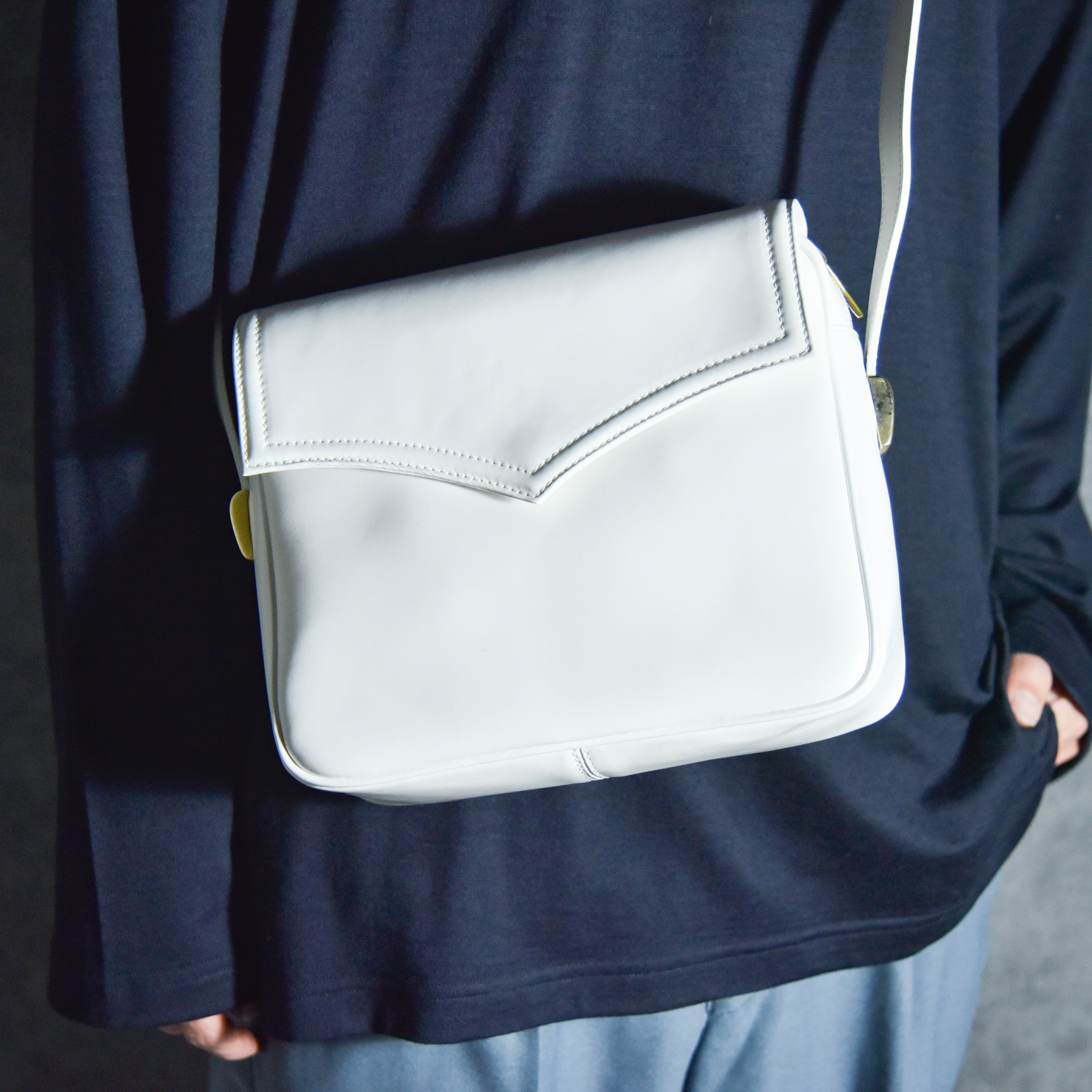 DEAD STOCK】Italian Navy White Leather Shoulder Bag イタリア軍