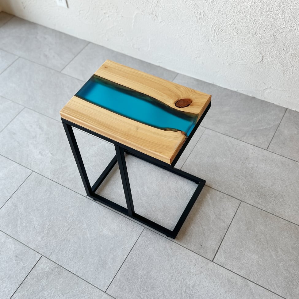 レジンサイドテーブル 天然木 檜（ヒノキ）ブルーレジン ソファ