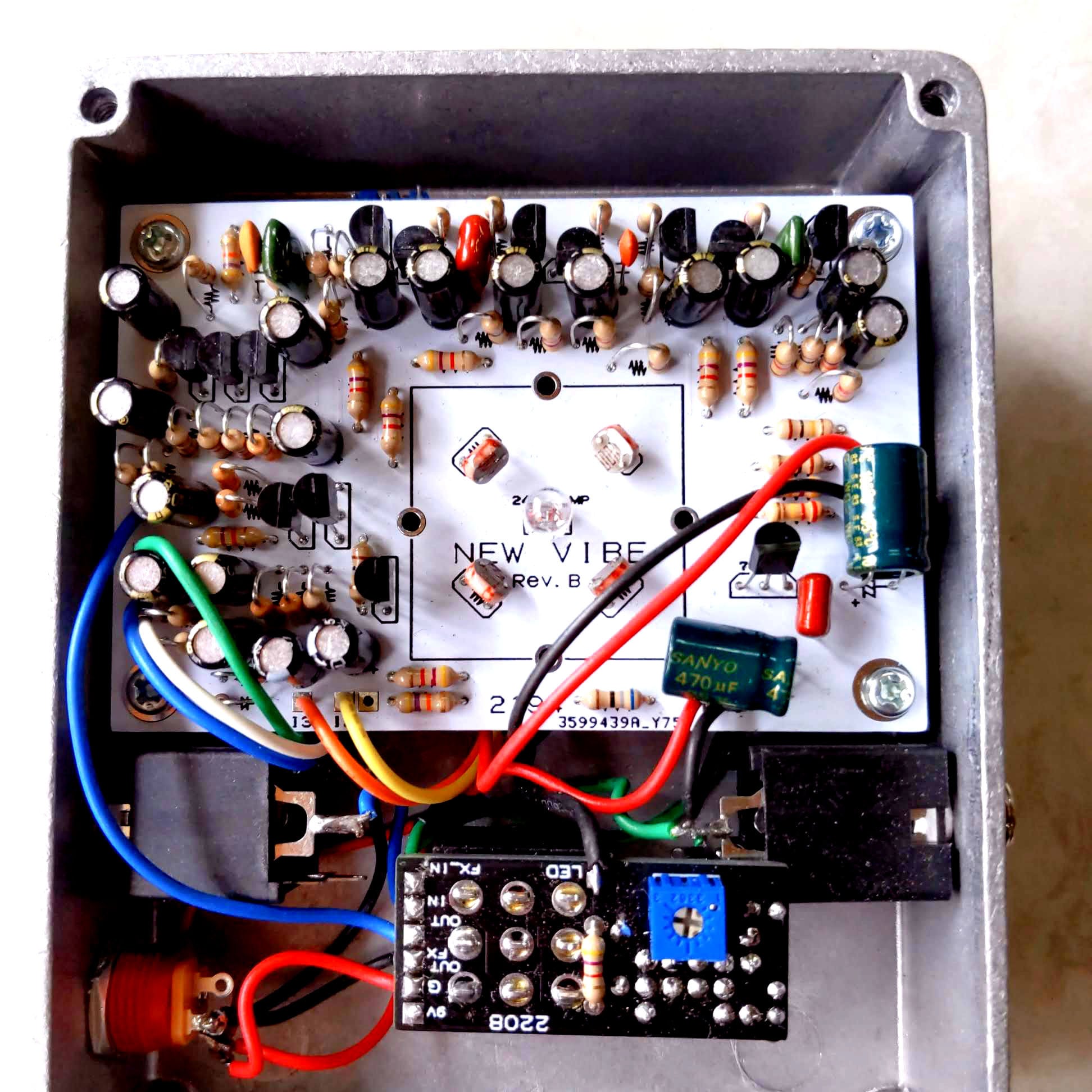 PEDAL FREAKS NewVibe 完成品 | PEDAL FREAKS