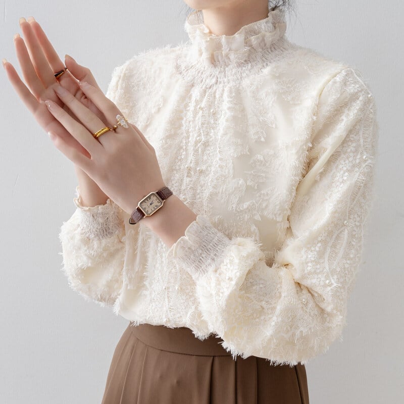 Frill neck shaggy blouse B3634 | Mbeaute