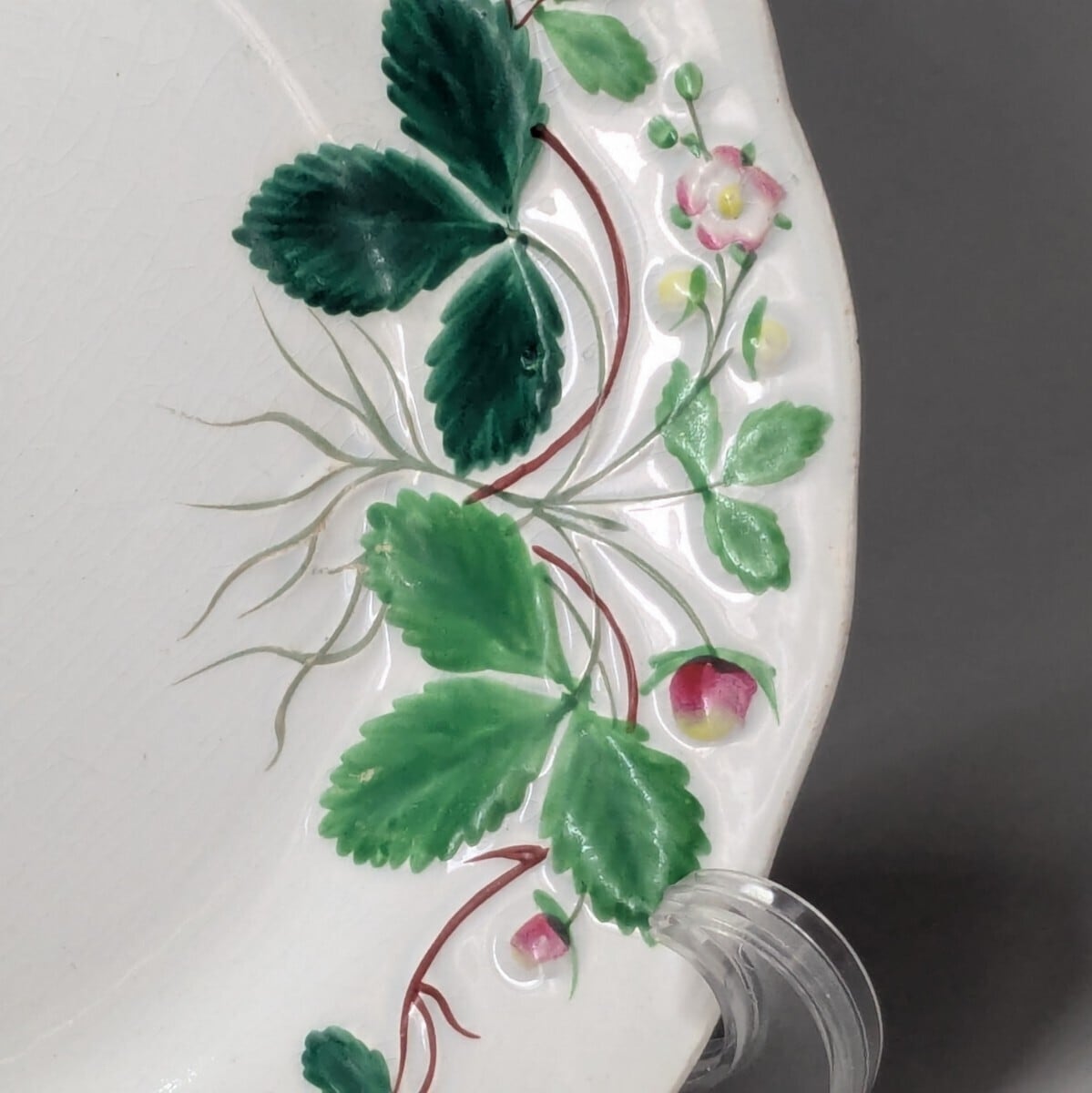 クレイユモントロー バルボティーヌのいちご皿 FRAISE 花リム プレート