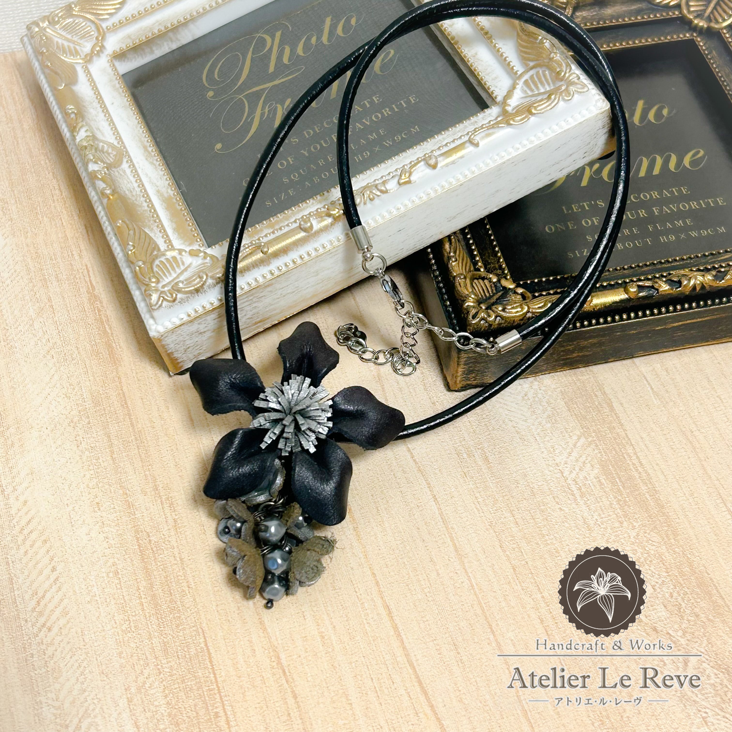 ブラウンレザー風ネックレス 幾何学デザイン ブラウンレザー風