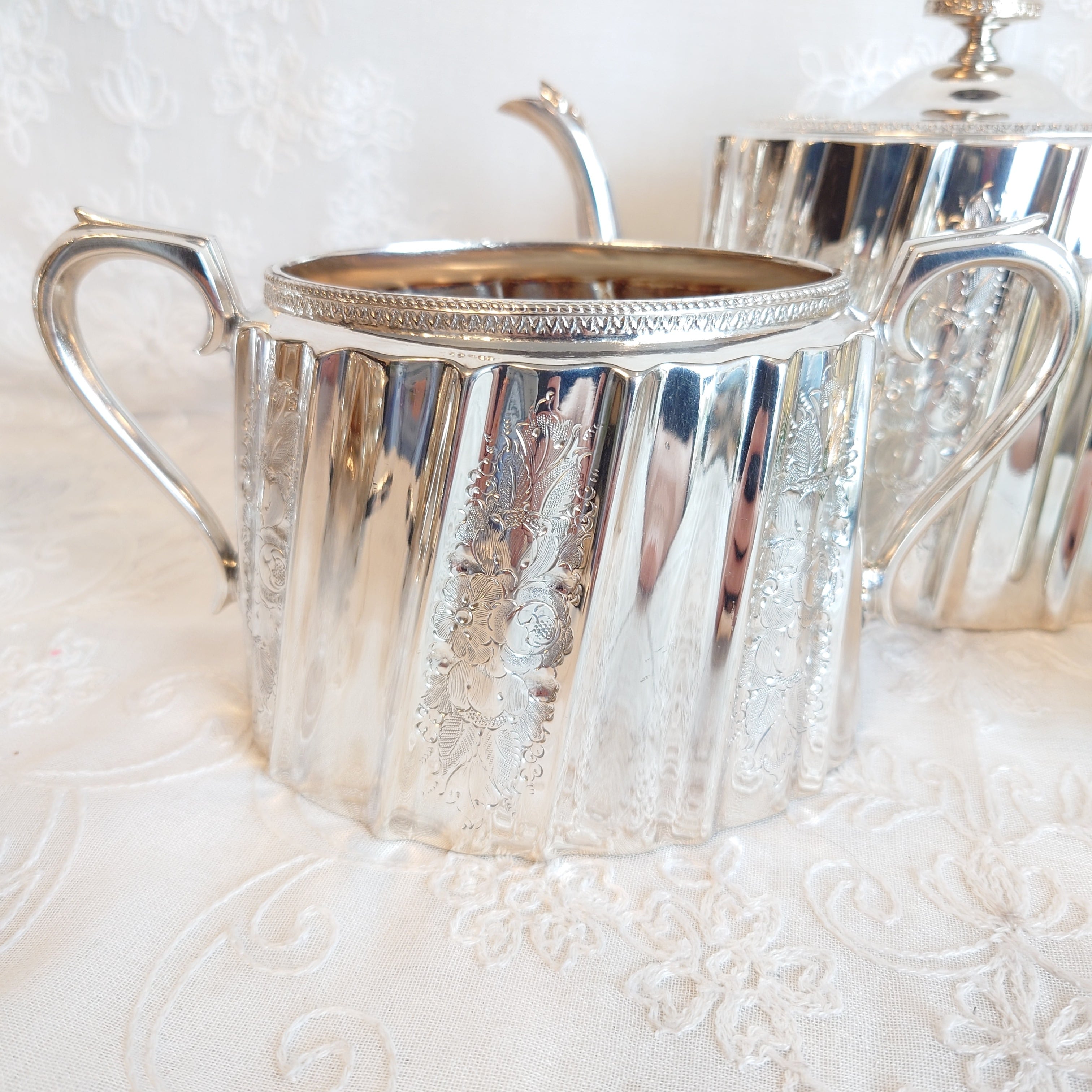 James Dixon＆Sons シルバープレート バレルシェイプ ティーポット