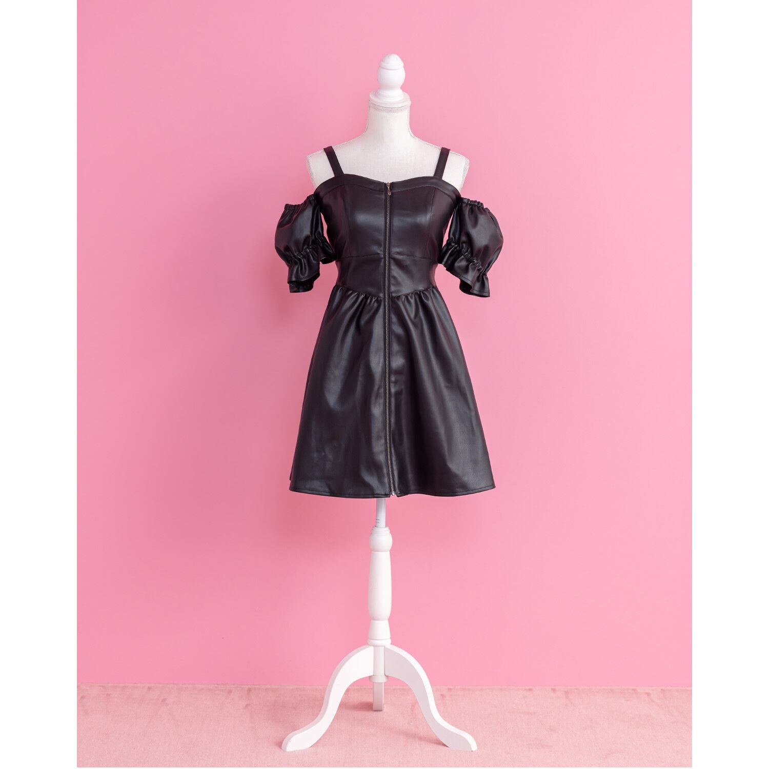 Restock】フロントジップレザーワンピース | Lola wed.