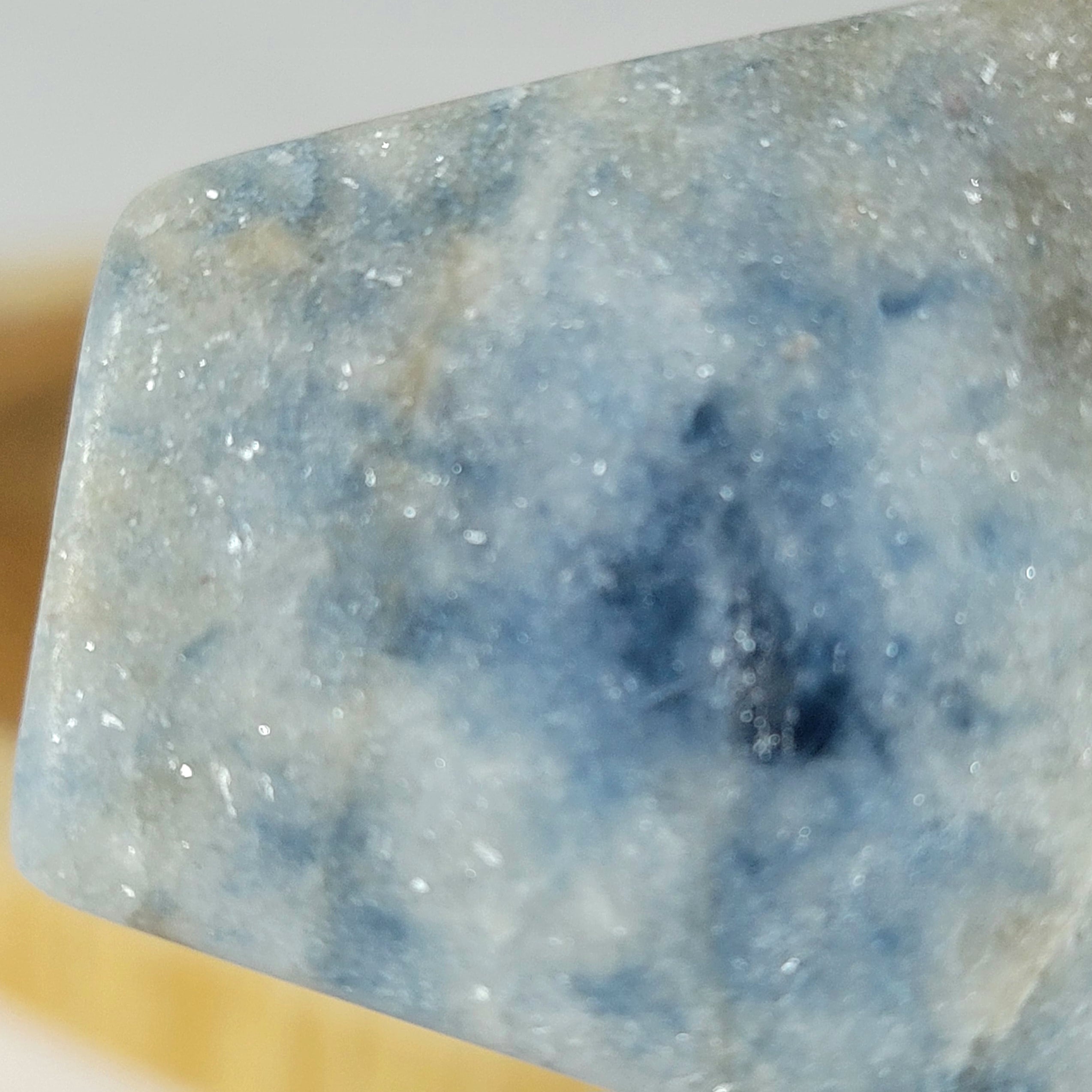 入コン沢原石:糸魚川翡翠 BG0092 | 糸魚川翡翠工芸家 赤羽可行BASE