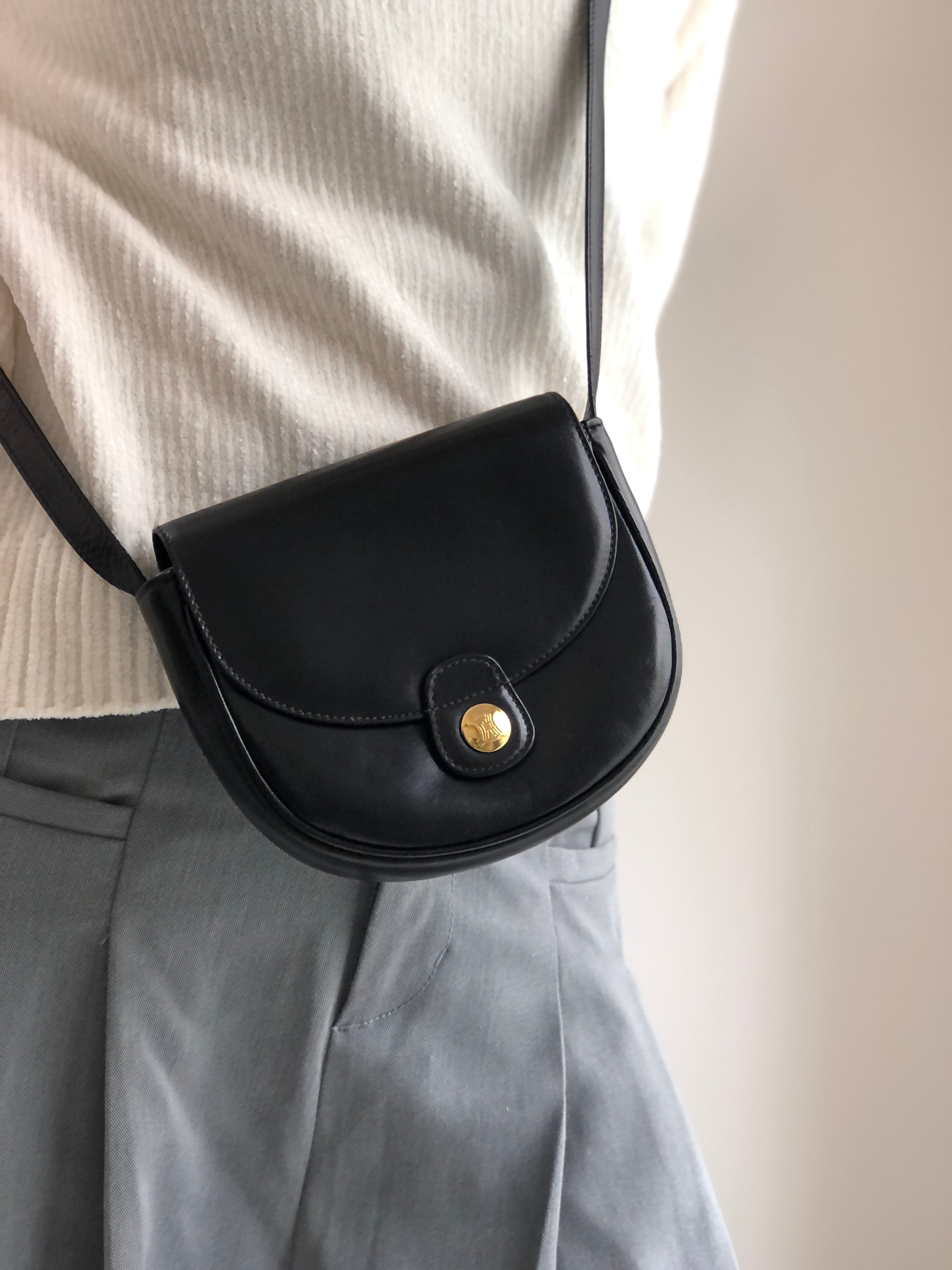 CELINE セリーヌ ショルダーバッグ ブラック ブラゾン ボタン レザー