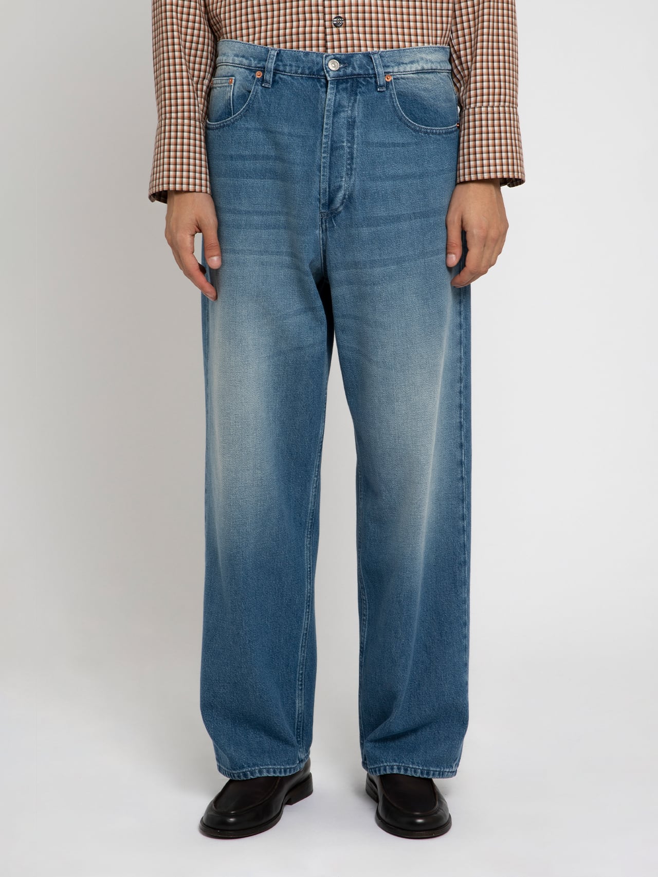 UNEEK BASEMNT - Discover independent style.