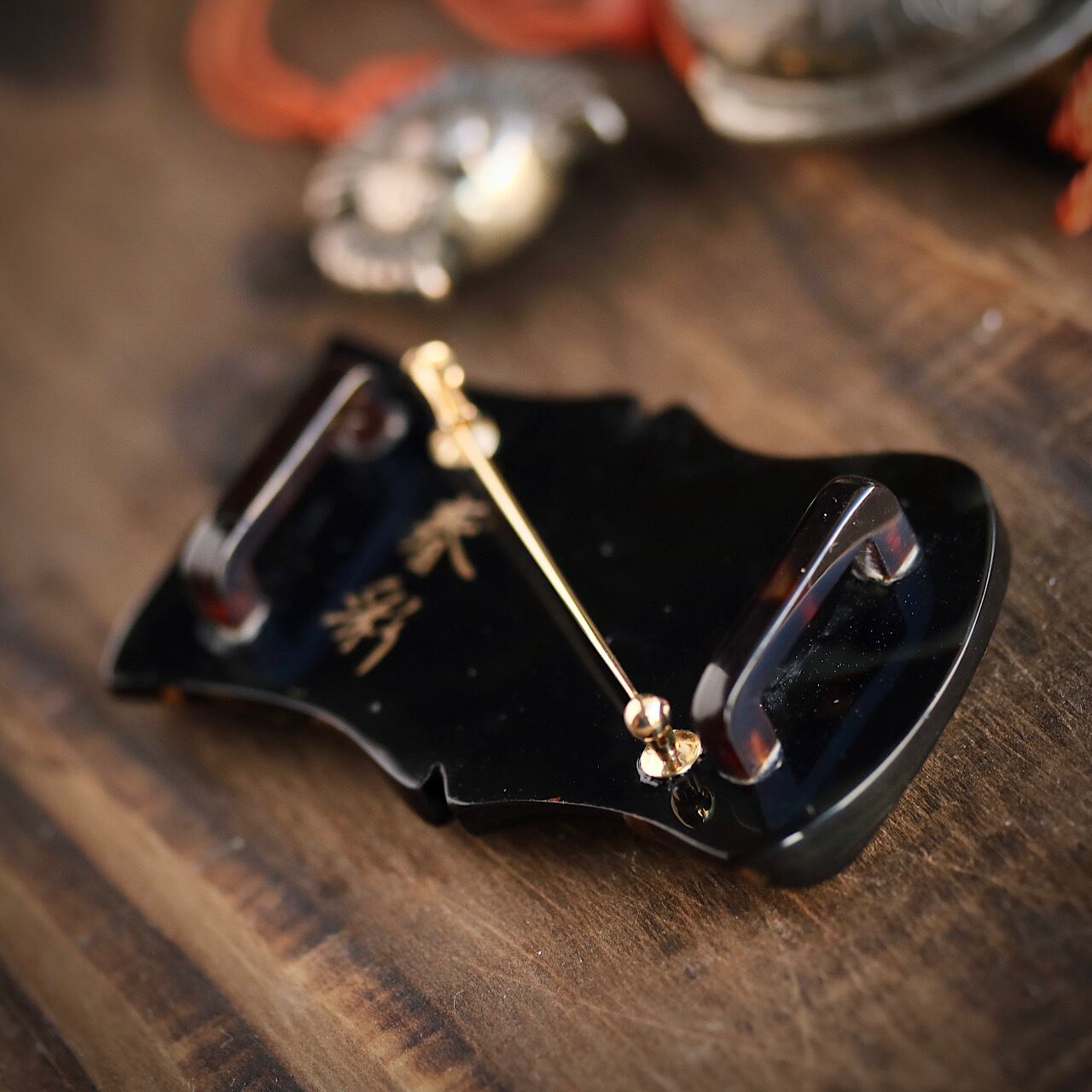 本べっ甲 螺鈿 蒔絵 竹 雀 アンティーク帯留 K18ブローチ | 結antiques