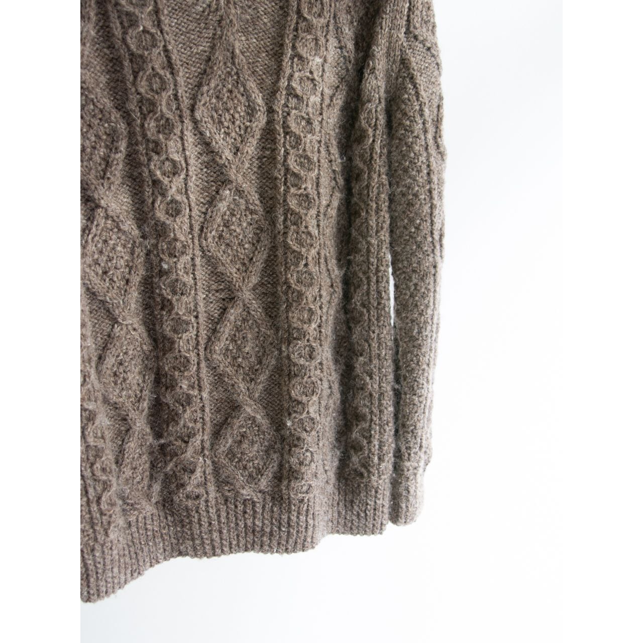 O'Maille】Made in Ireland v-neck Aran sweater（オモーリャ