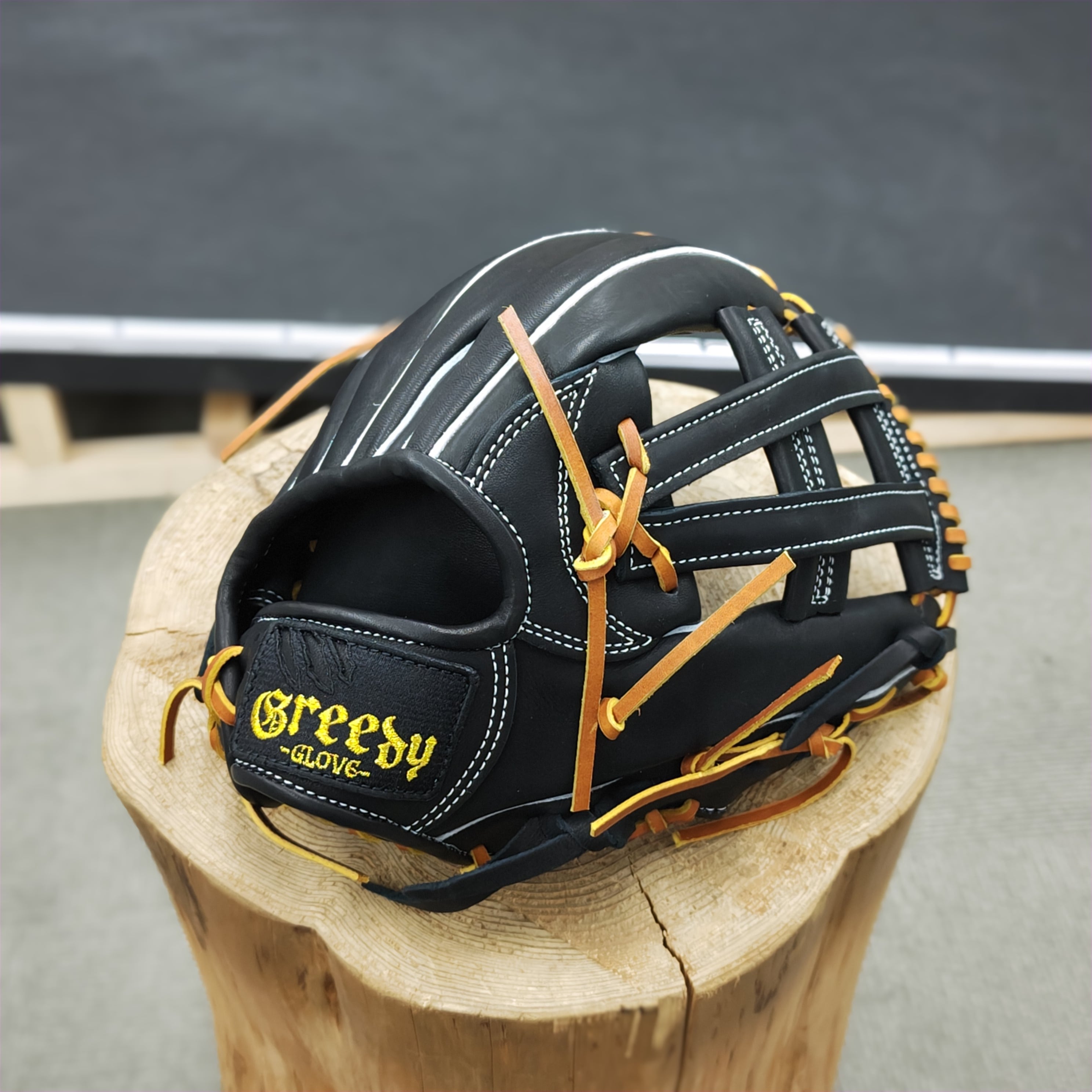 Greedy グリーディー ゴムソフトボール用 軟式用 特殊重心グローブ