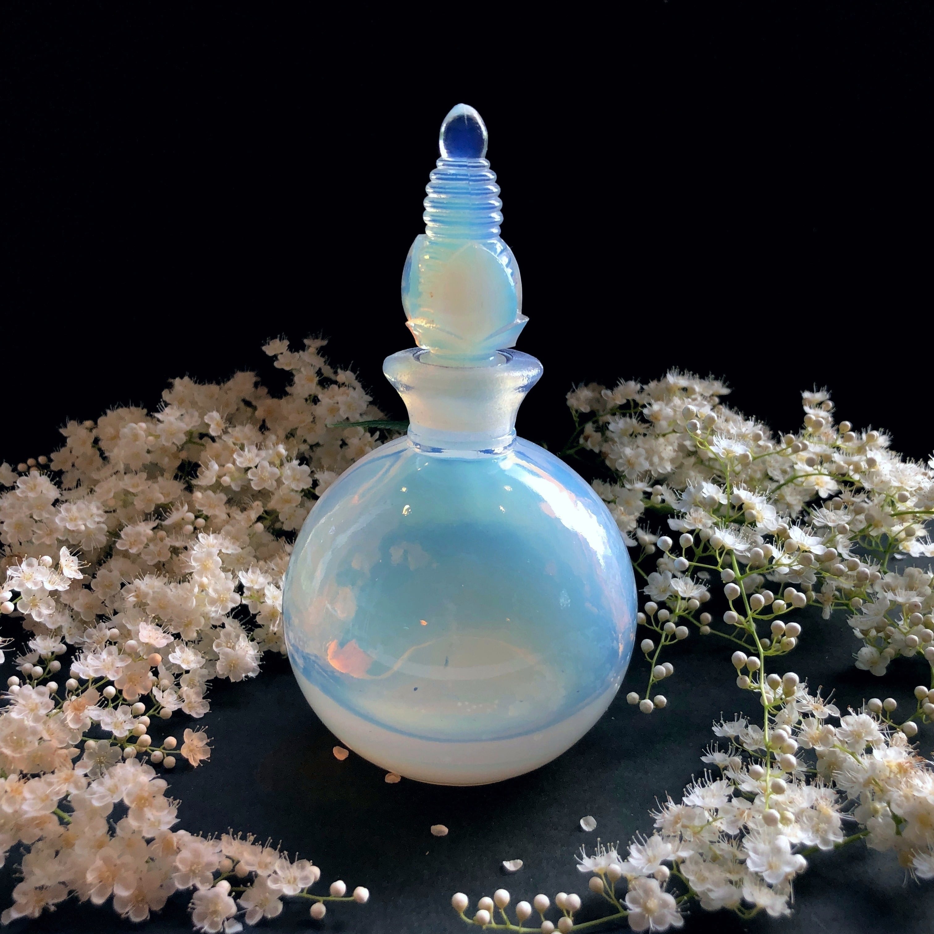 オパールセントガラスの香水瓶（丸型） | メルキュール骨董店