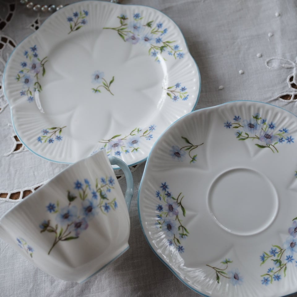 英国シェリー ブルーロック デインティシェイプ ティーセット カップ