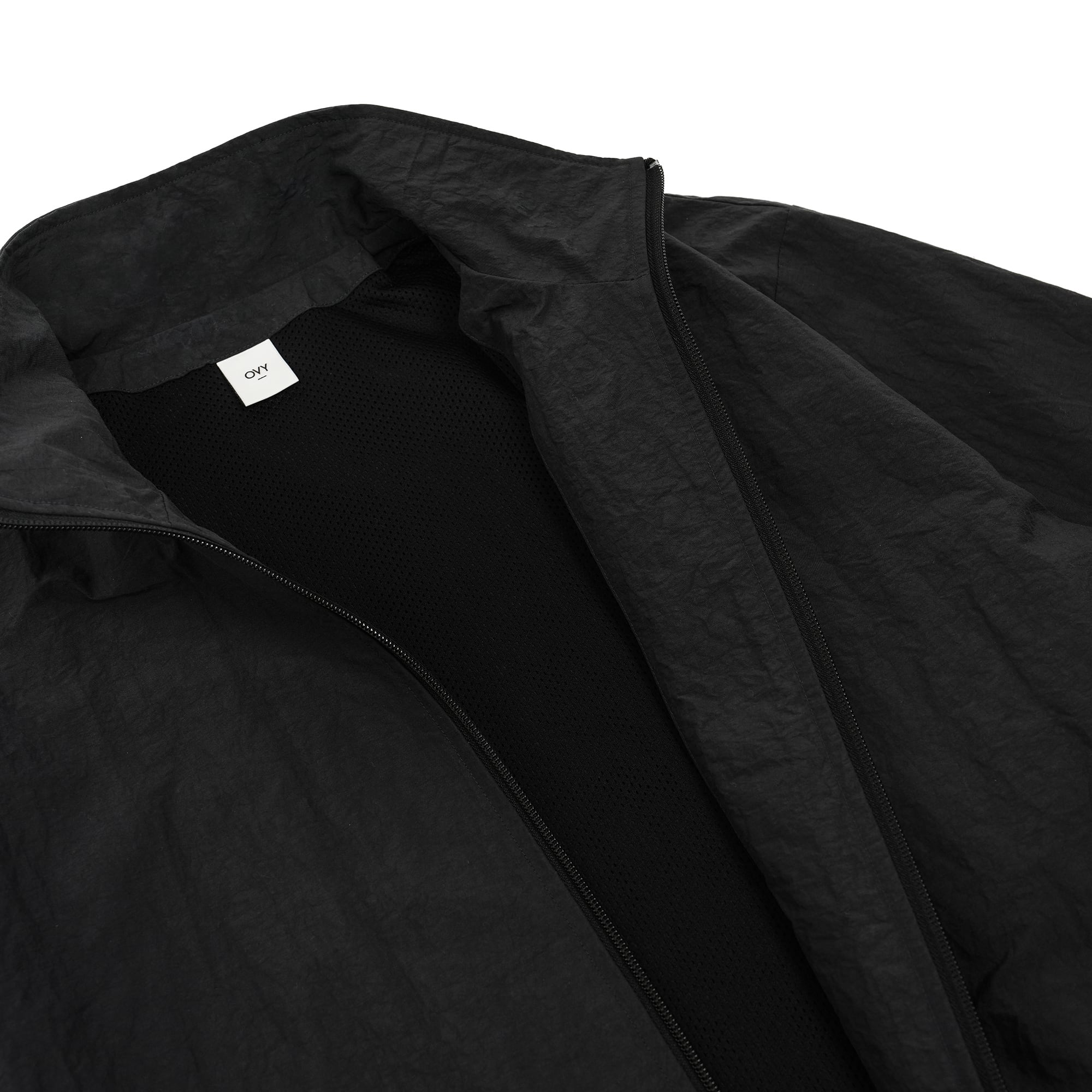 Recycled Nylon Water-repellent Zip-up Jacket (Black) | OVY