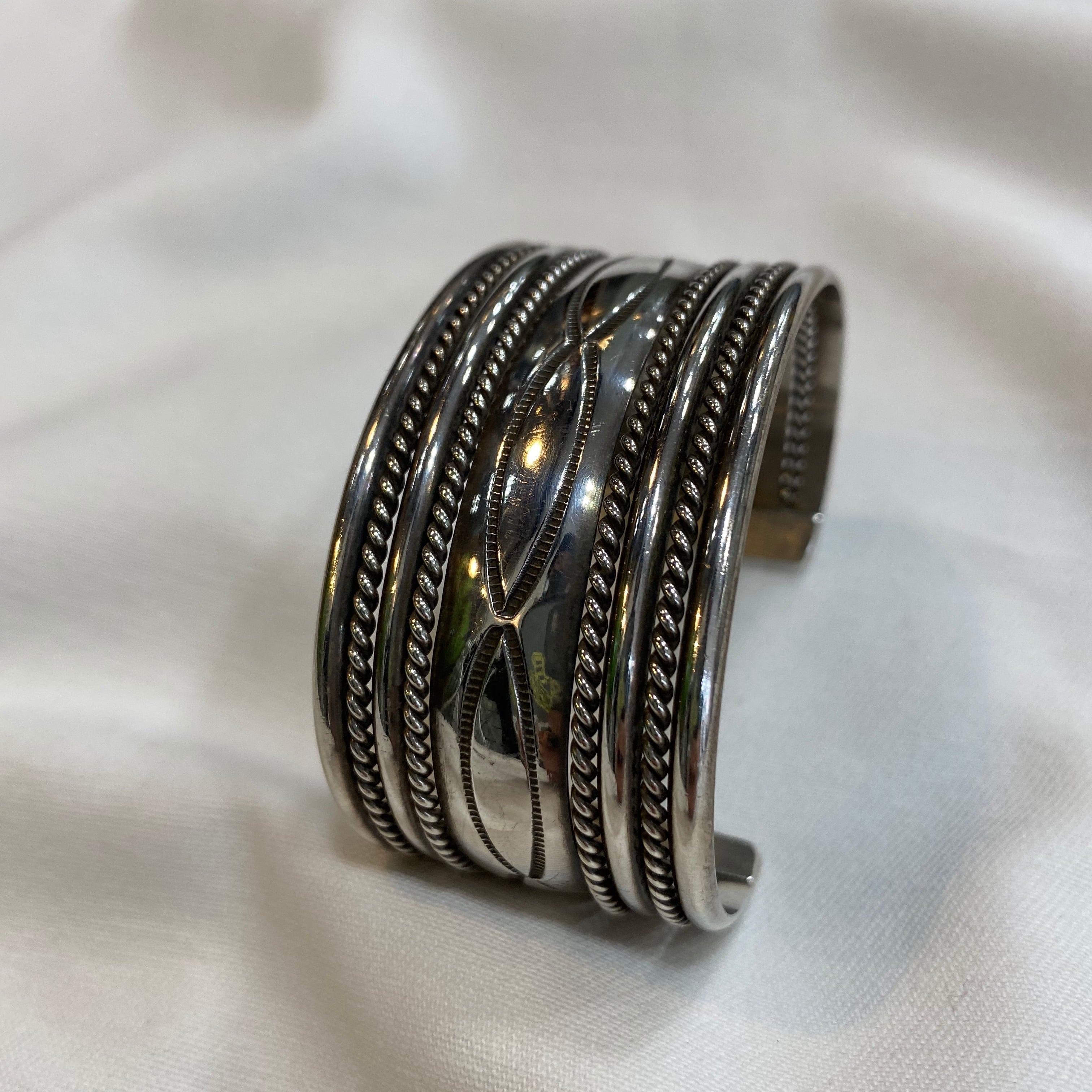 TAHE” NAVAJO族 Silver Bangle | TAPA TAPP
