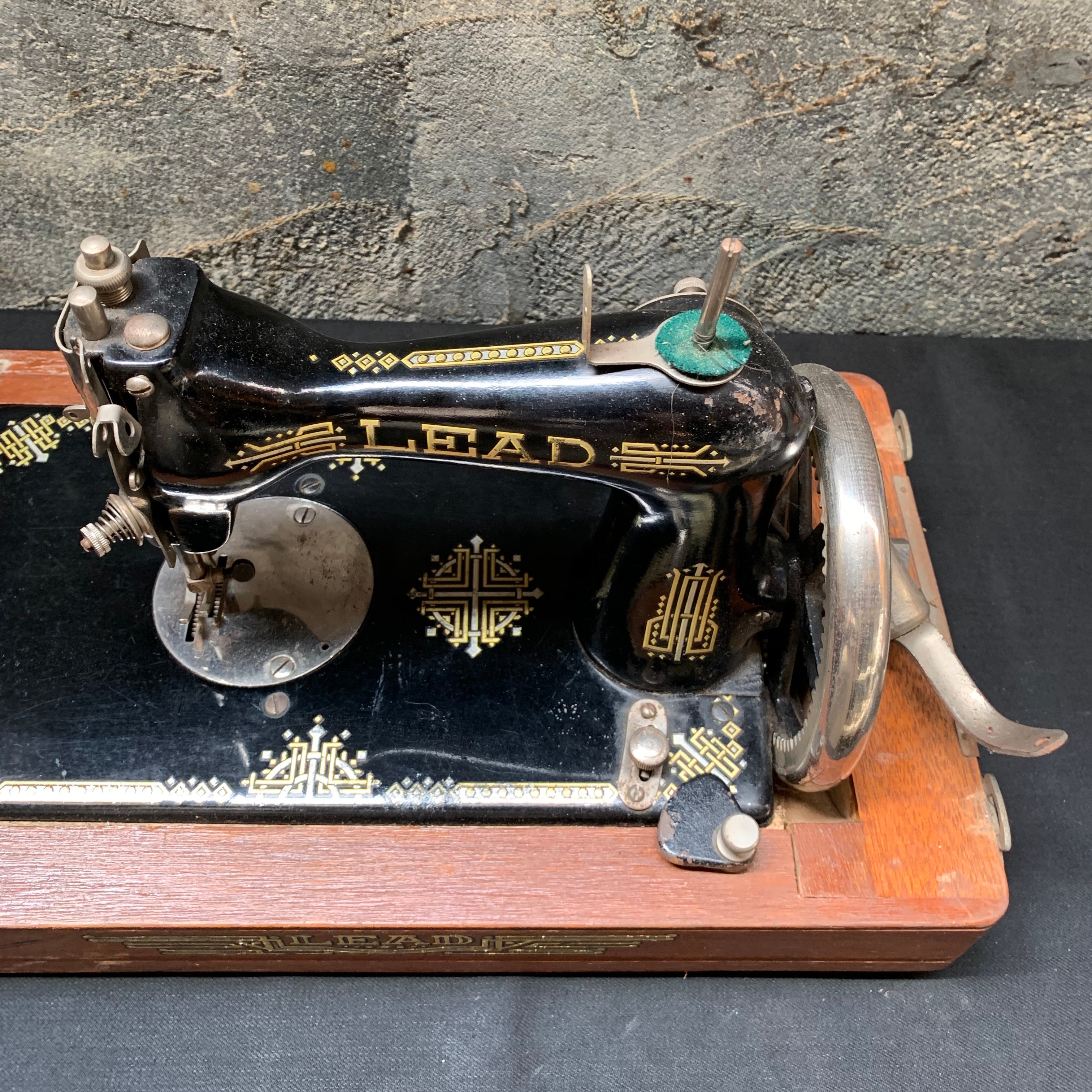Japan Vintage 卓上 ミシン LEAD アンティーク 手回し式 木製カバー付