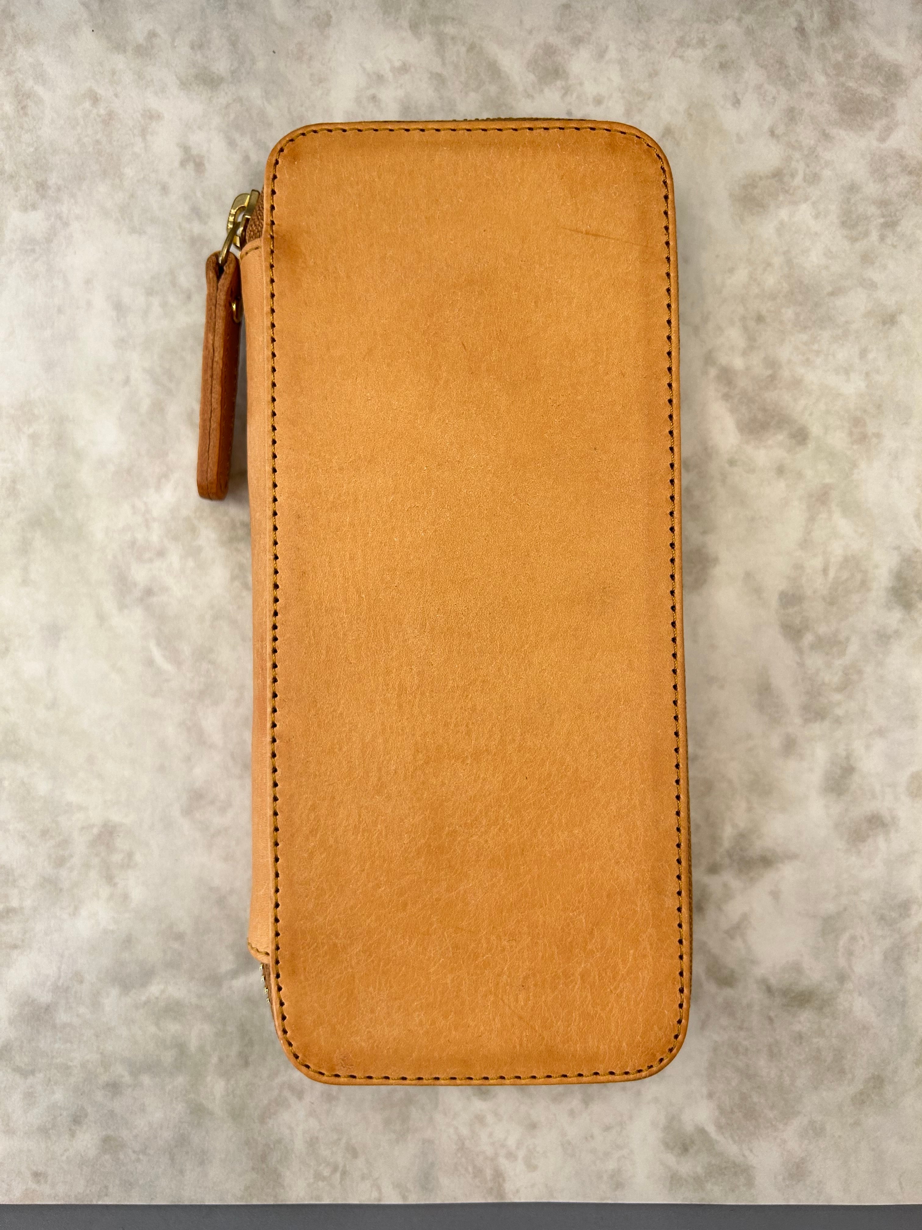 バハギア & クラフト ラウンドジップペンケース (プエブロ革 ボーン