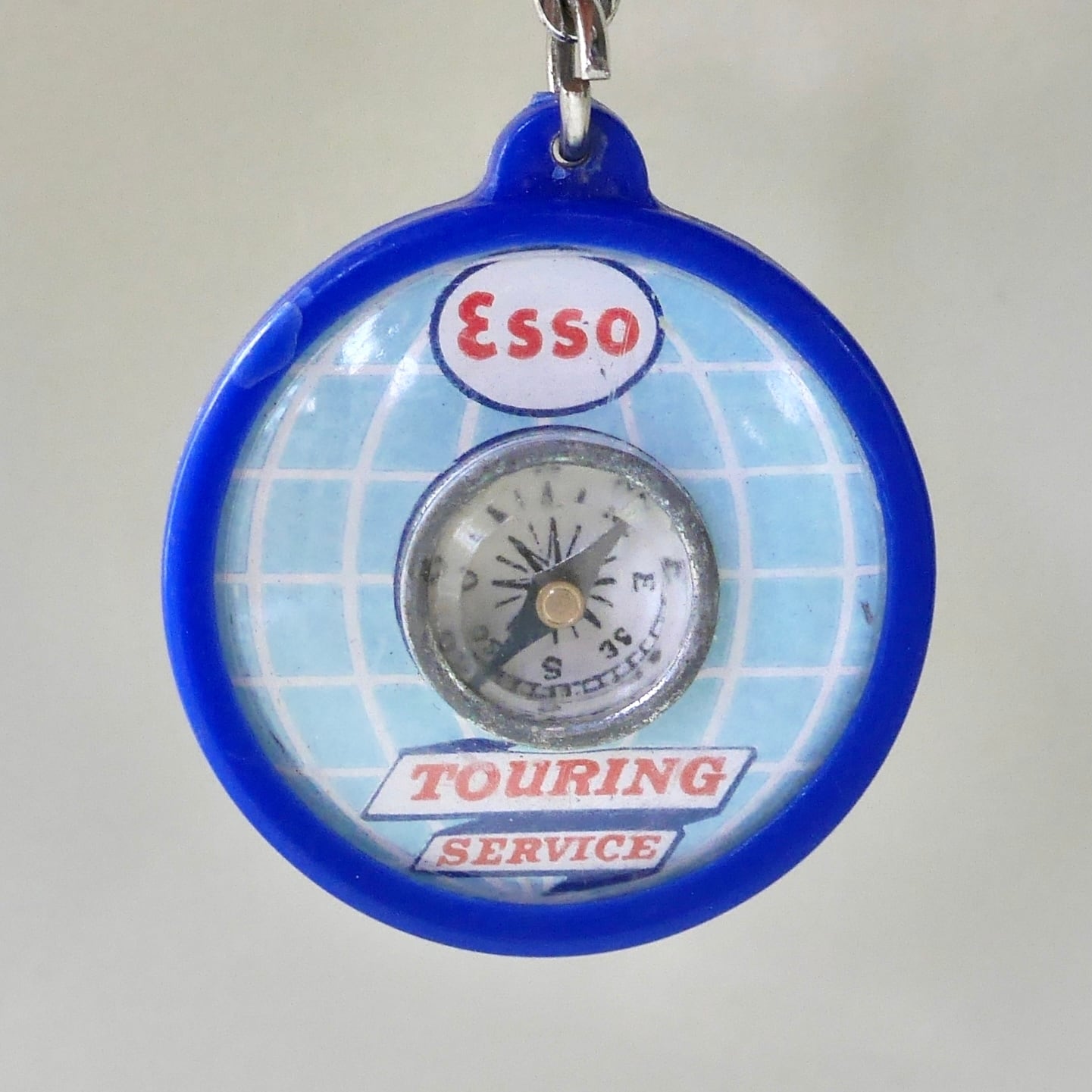 ESSO 方位磁石 コンパス フレンチキーホルダー | ブルボン蚤の市