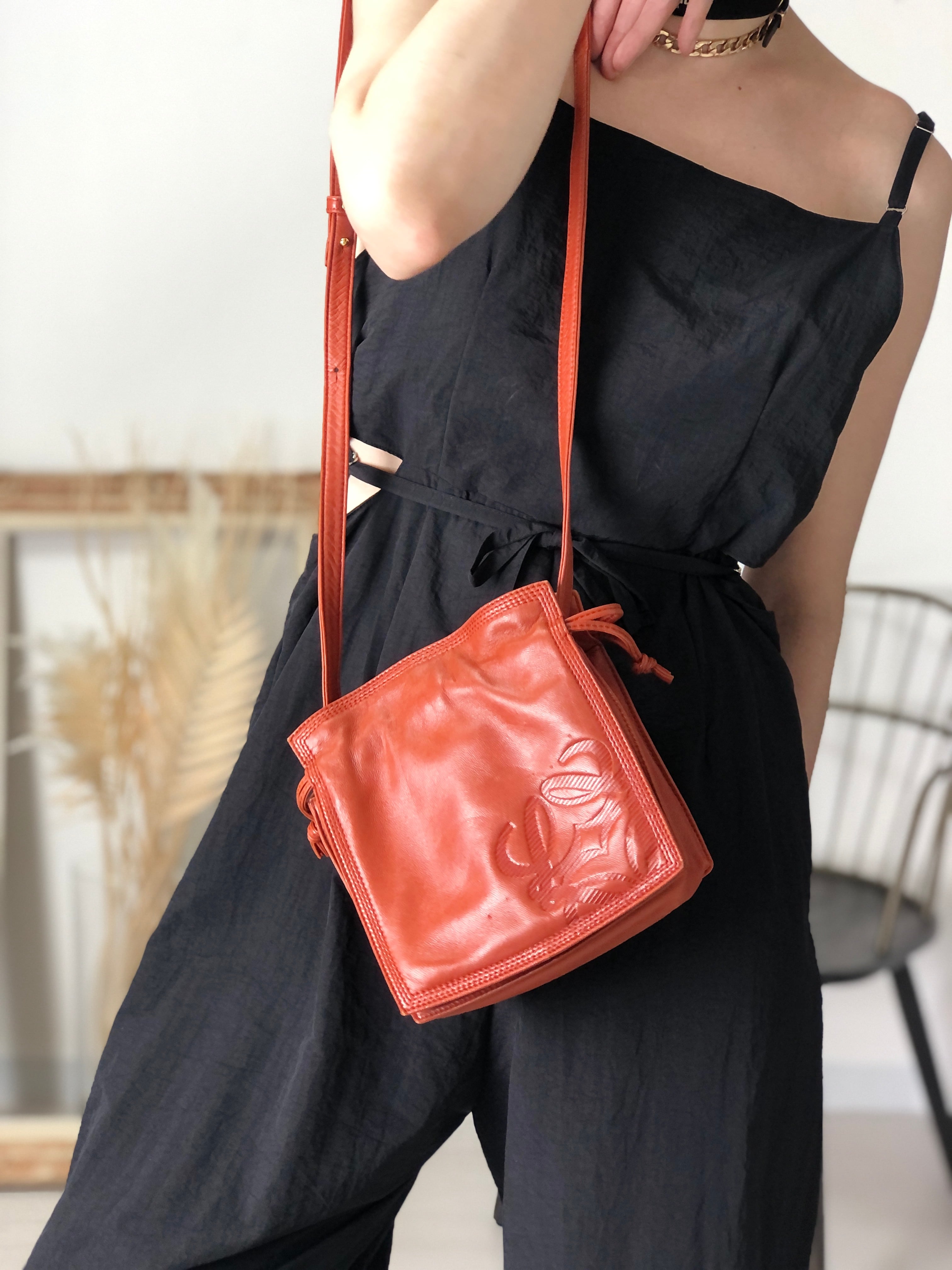 日本直送 名牌中古包 】LOEWE ロエベ アナグラム ショルダーバッグ