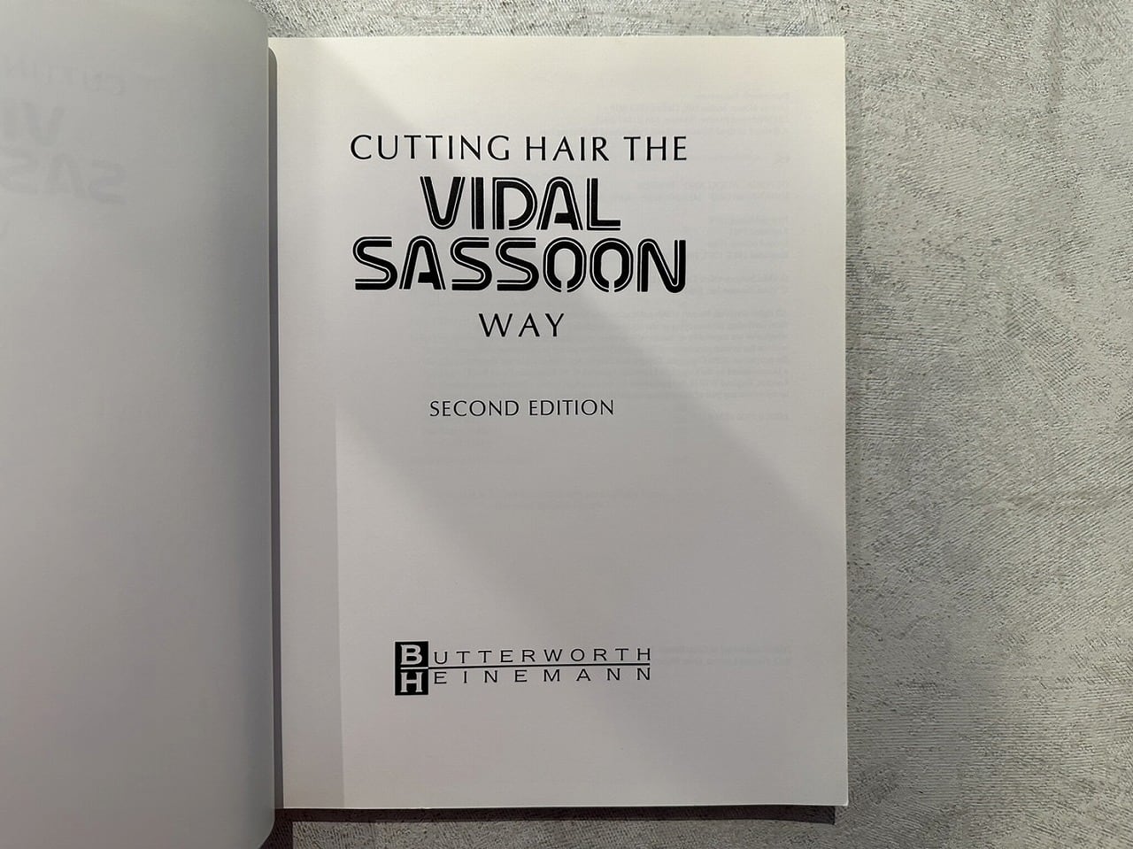 VF371】CUTTING HAIR THE VIDAL SASSOON WAY /visual book | KITAZAWA