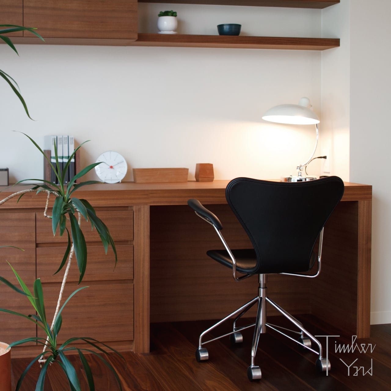 セブンチェア（3217）アーム / キャスター付き フルパディング