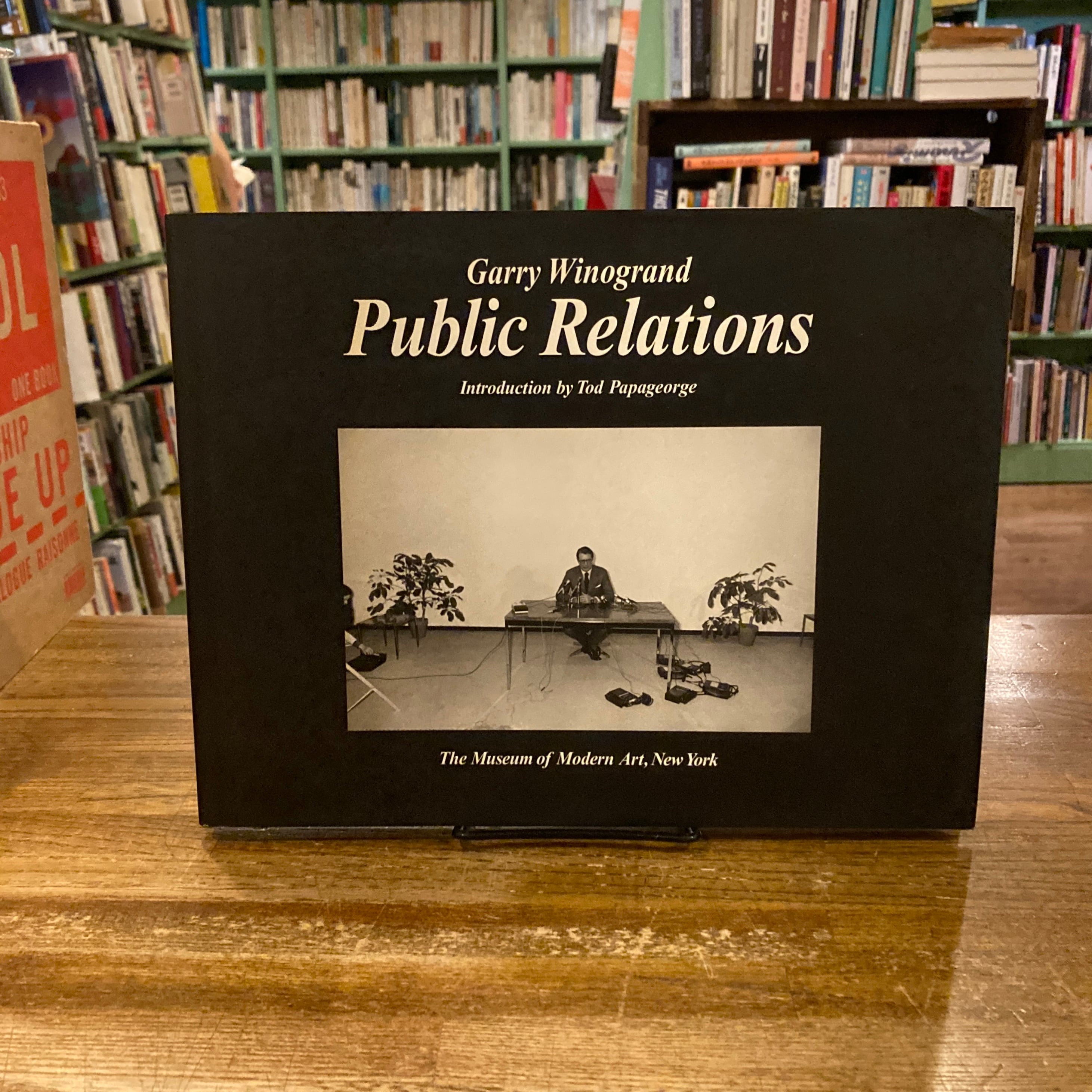Public Relations / Garry Winogrand（ゲイリー・ウィノグランド