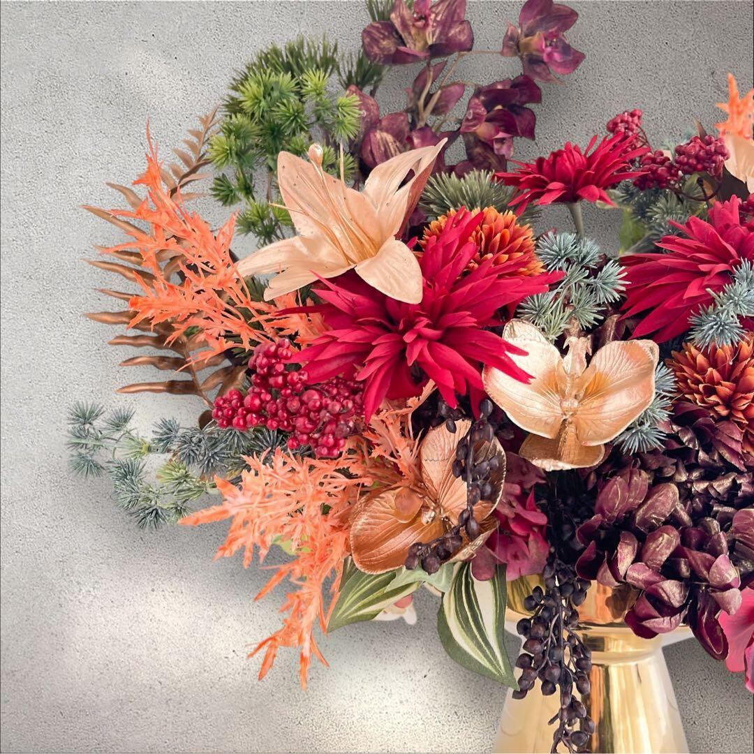 プレミアムフラワーアレンジ ゴールドベースに咲く豪華絢爛の和モダン