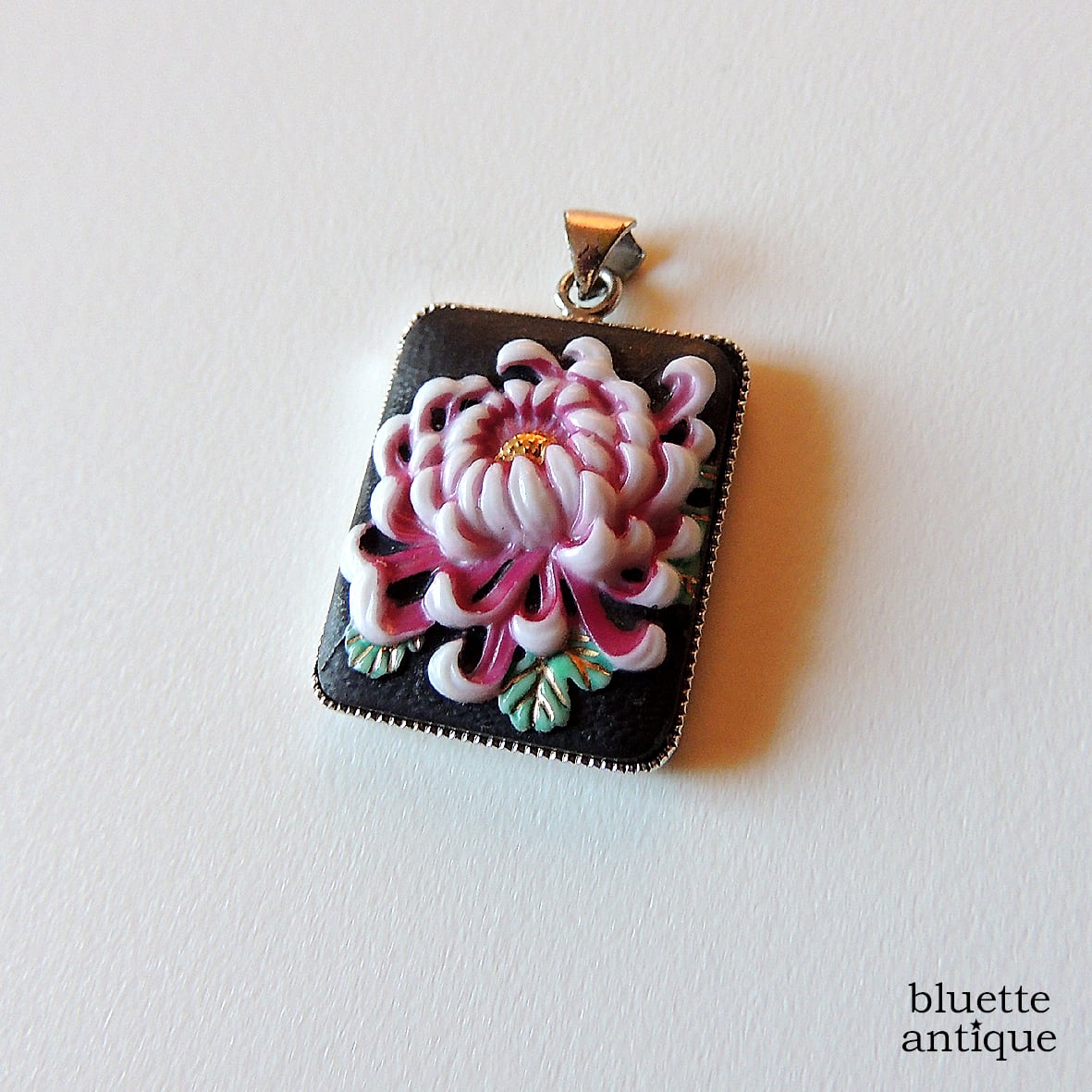 ヴィンテージ トシカネジュエリー 有田焼 大輪古典菊 ペンダントトップ