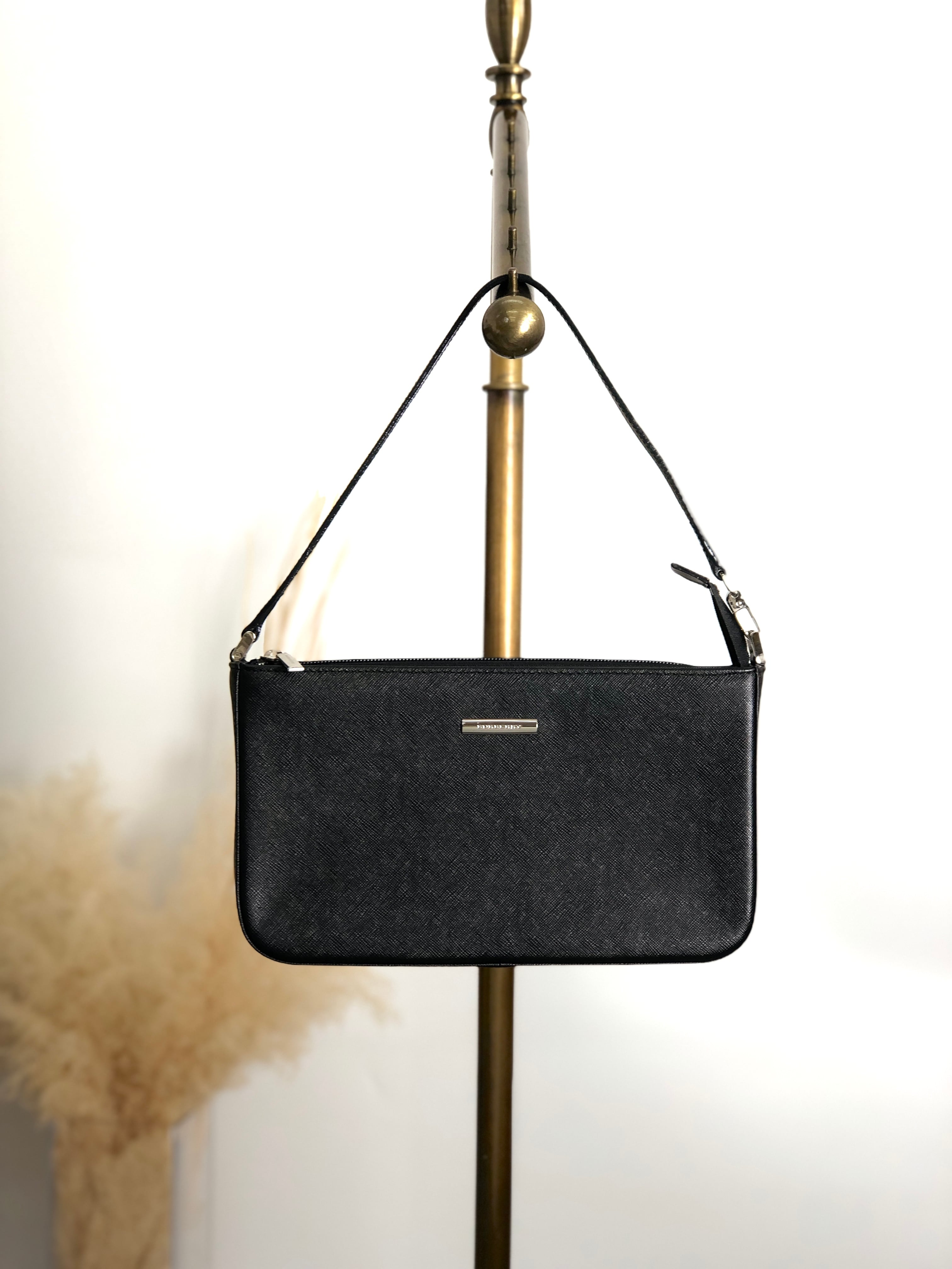 BURBERRY バーバリー ハンドバッグ ブラック ロゴ レザー ワン