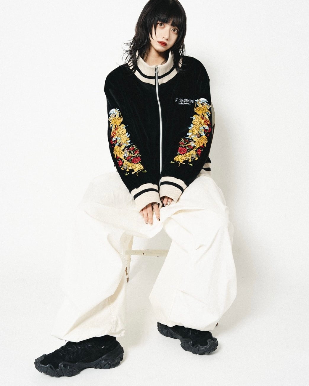 Tiger track crop jacket【Black】 | チュウカタベタイ