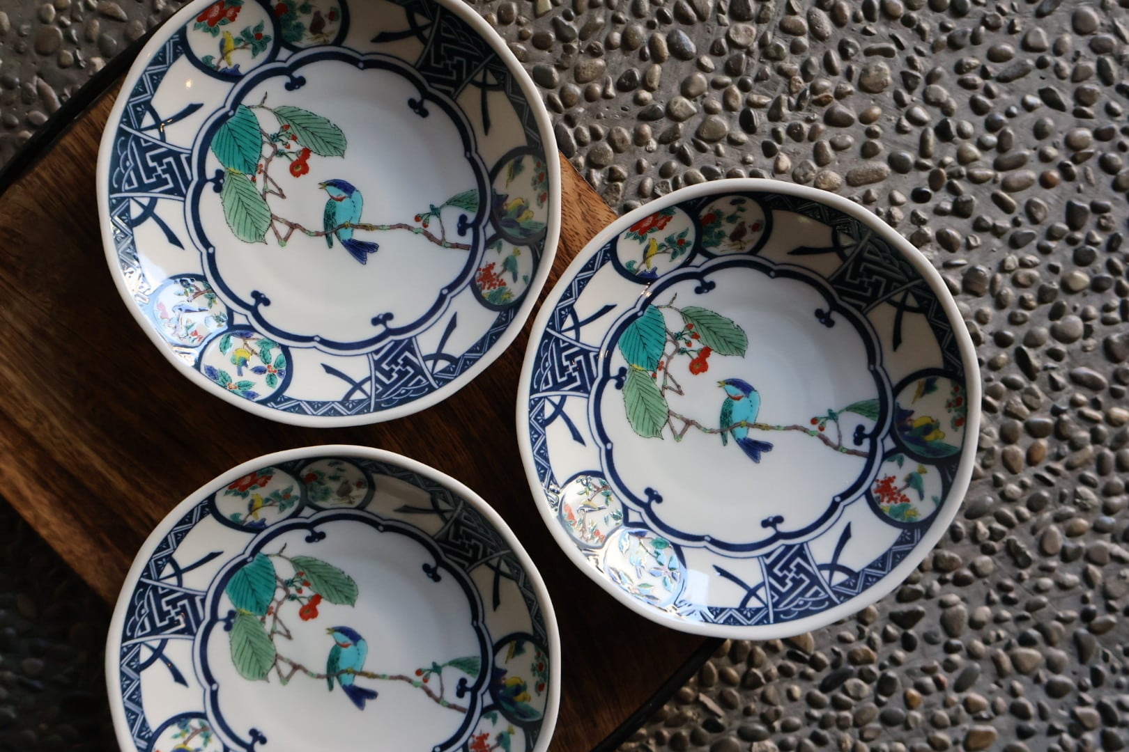 九谷焼 5.8号皿揃 染付丸紋花鳥 | うつわ通販 土岐陶器店 / ONLINE SHOP