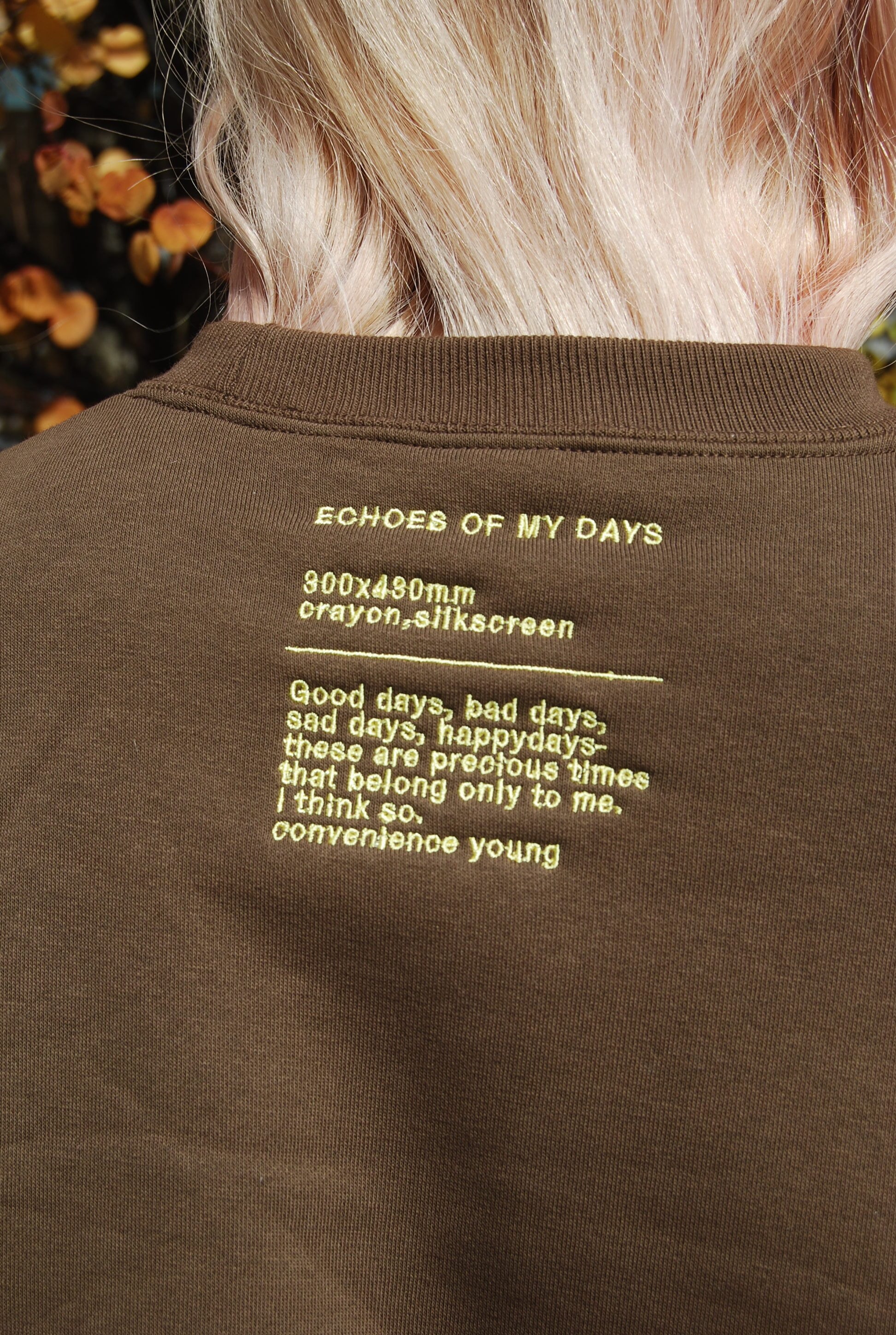 ECHOES OF MY DAYS SWEAT : BROWN | CONVENIENCE YOUNG