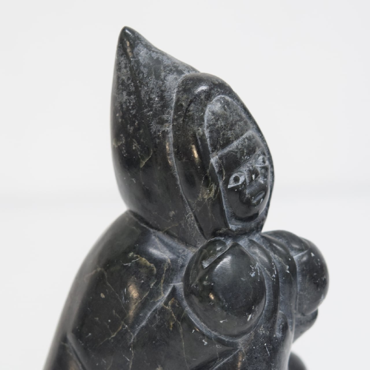 カナダ エスキモーアート（イヌイットアート）石の彫刻 狩猟 獲物を