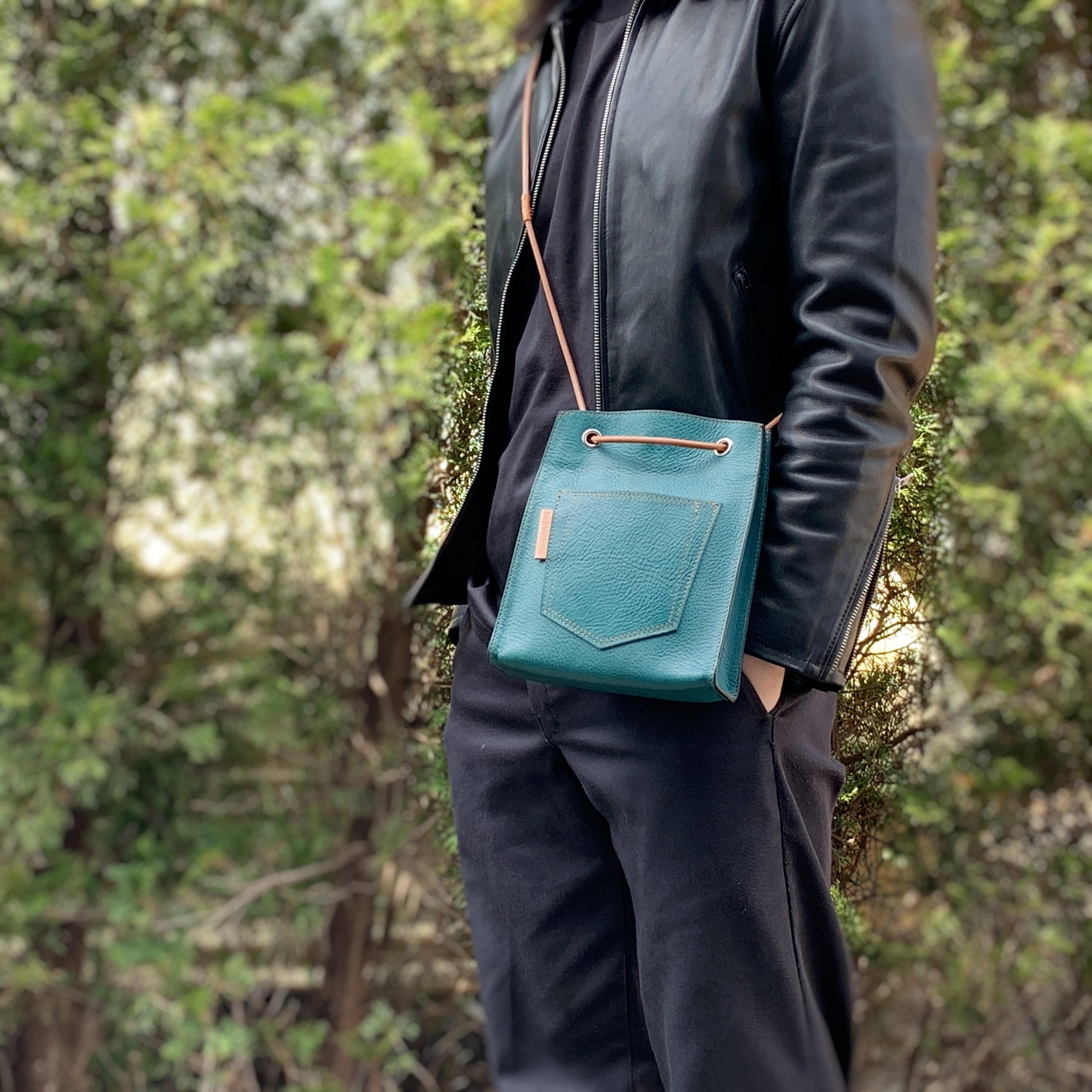 自分の長さでオーダーできます レザーミニショルダー サコッシュ