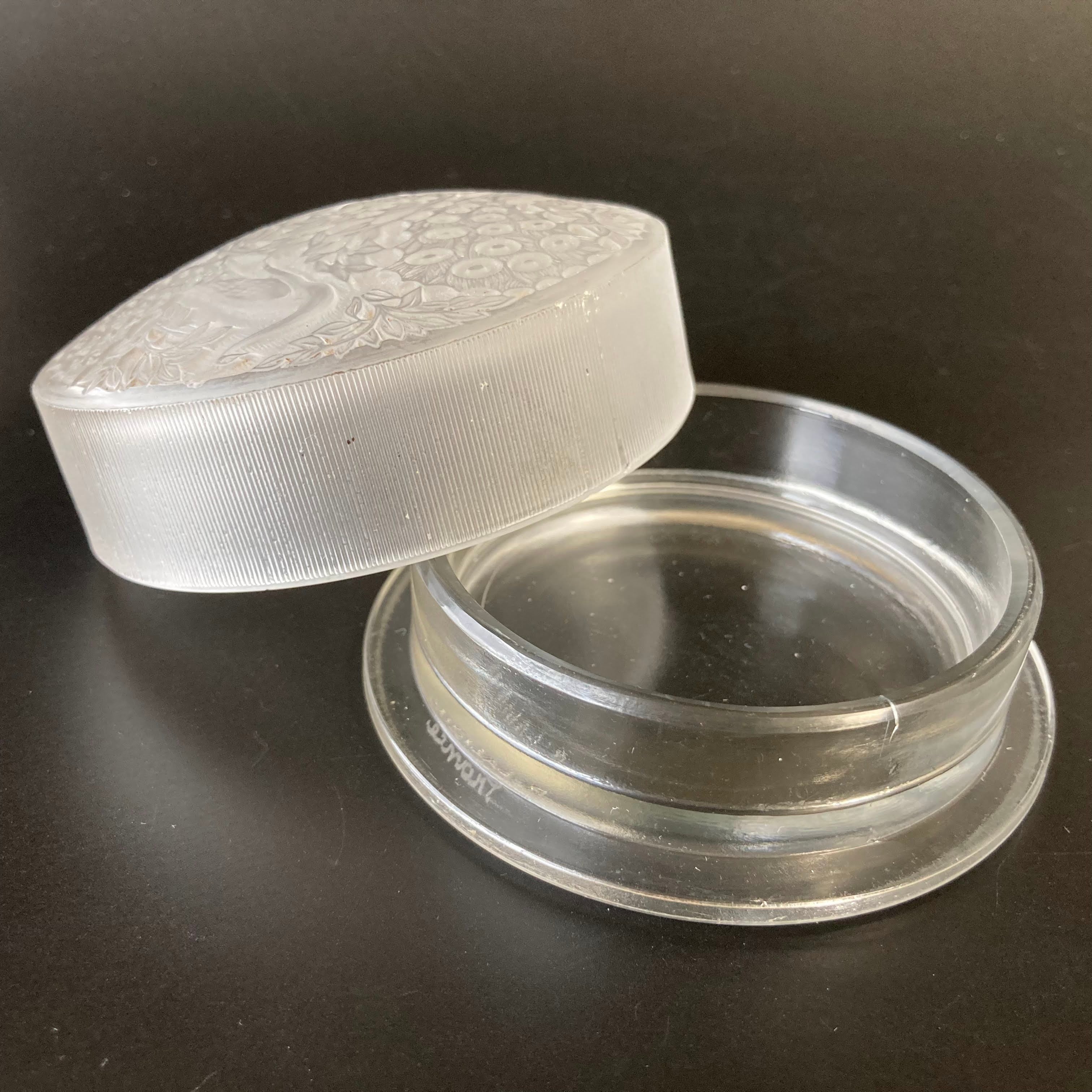 ルネ・ラリック R LALIQUE 蓋物 小物入れ パウダーボックス 未使用