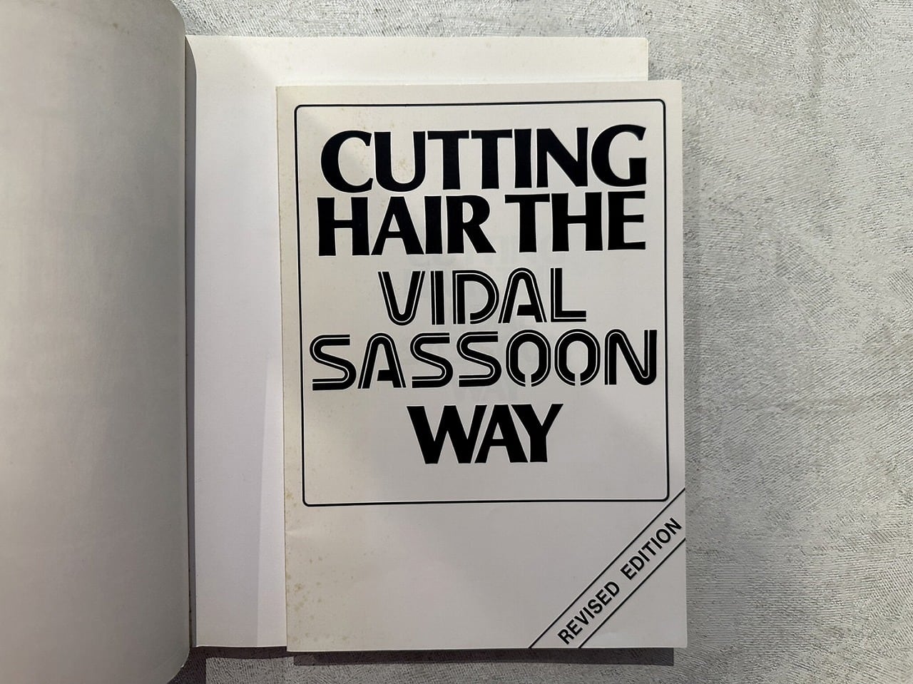 VF371】CUTTING HAIR THE VIDAL SASSOON WAY /visual book | KITAZAWA