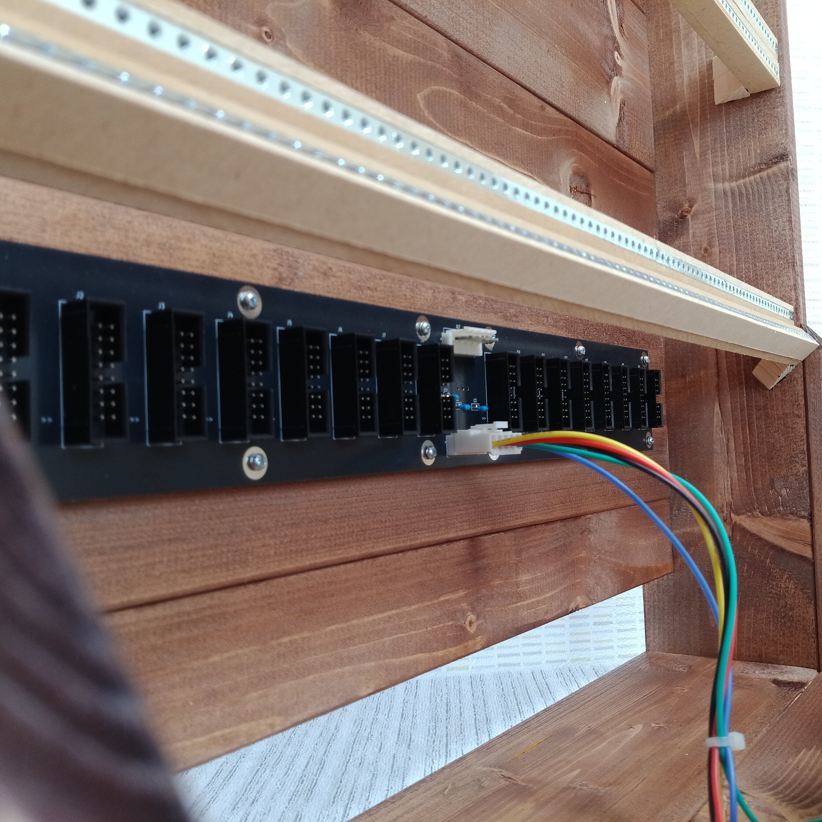 9U 252HP Eurorack Wood Case with Power Unit VG-845-P | Vivicat