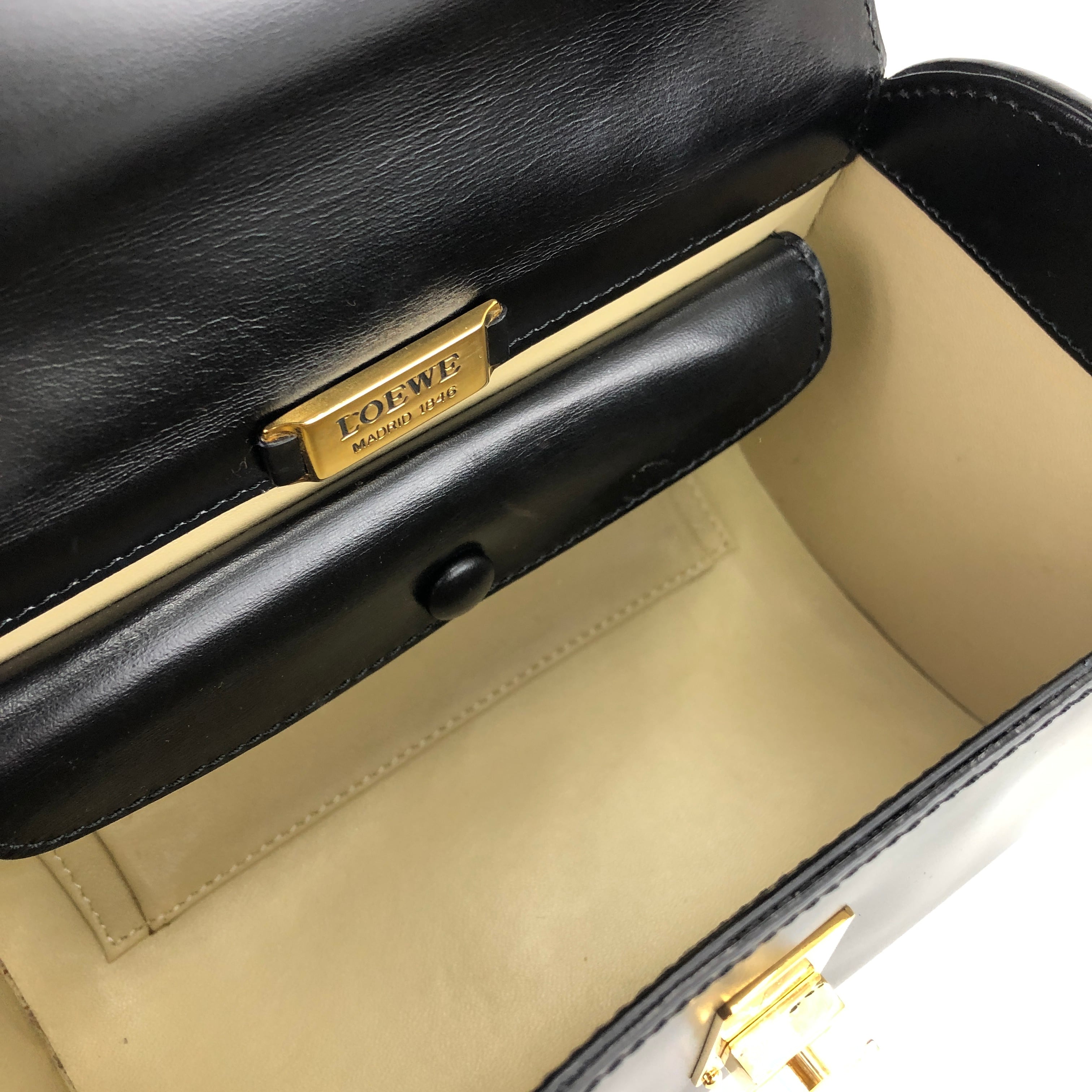 LOEWE ロエベ アナグラム レザー バニティ ミニバッグ トップハンドル