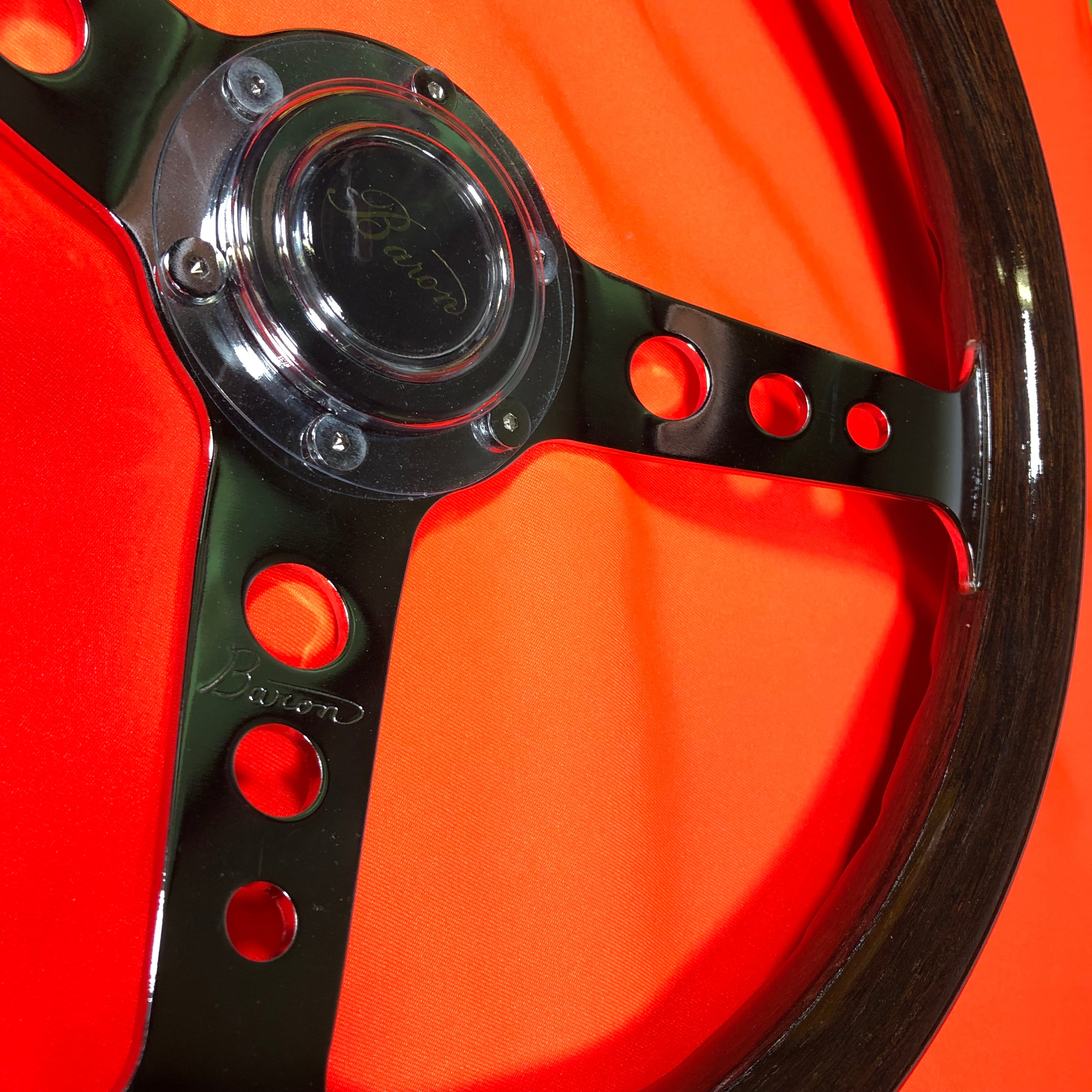 当時物”ウッドステアリング350mmΦ ポリッシュスポーク/丸穴“Baron