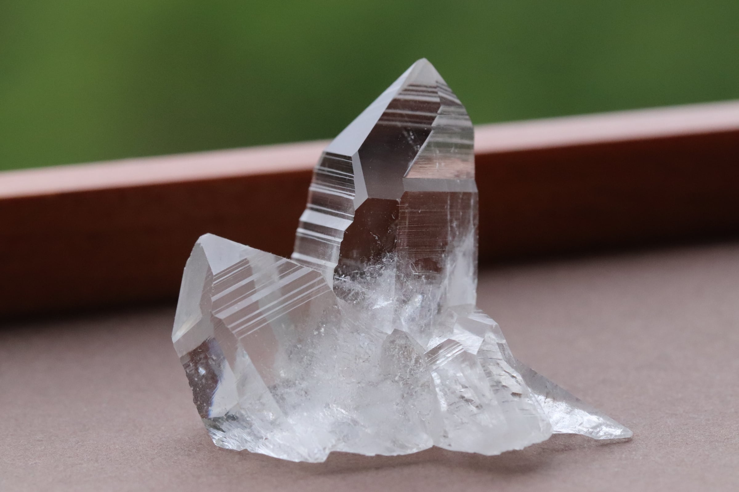 暮らしの中のmineral】コロンビア産水晶 レムリアンシードクリスタル