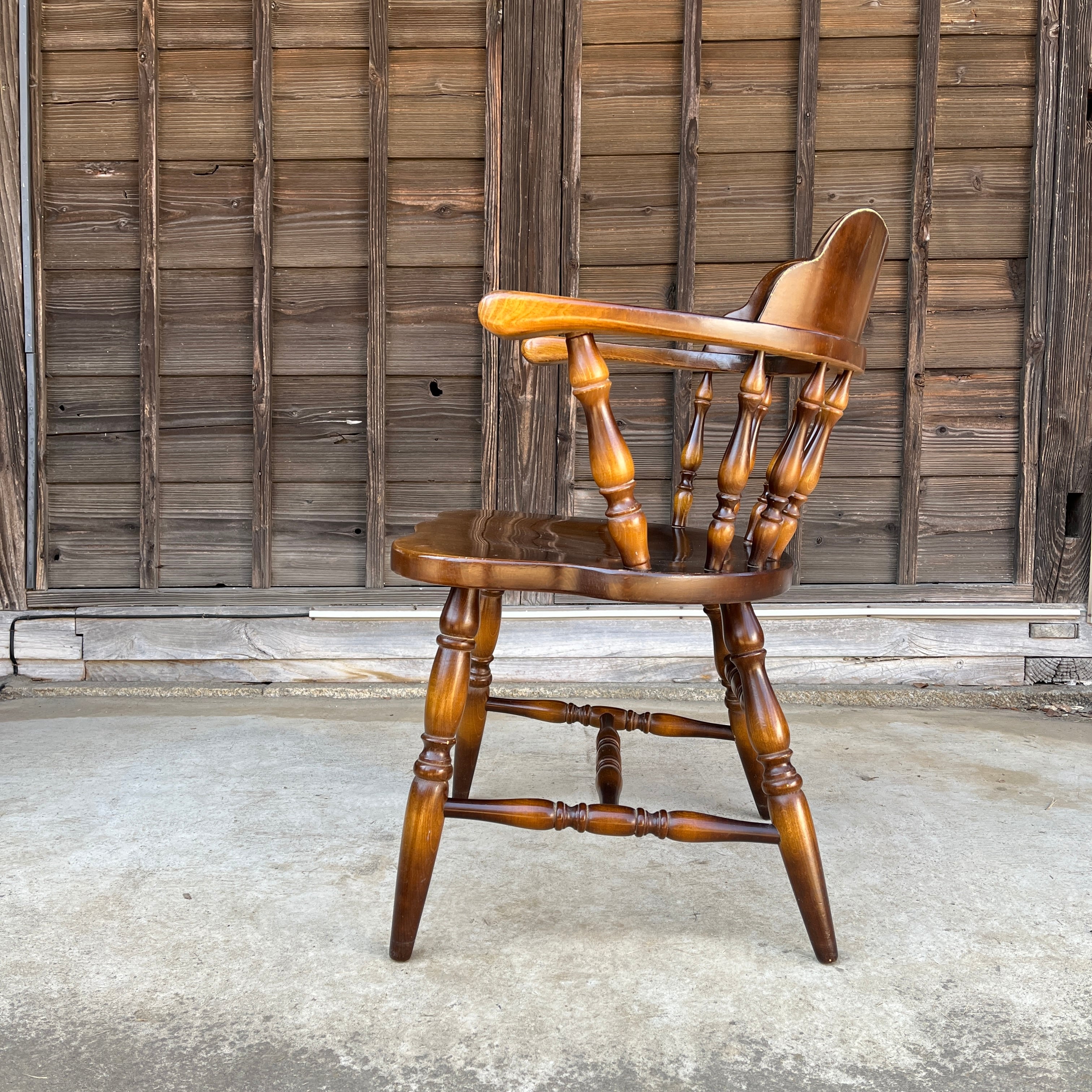 キツツキのアームチェア 飛騨産業 古家具 ヴィンテージチェア | 家貨屋