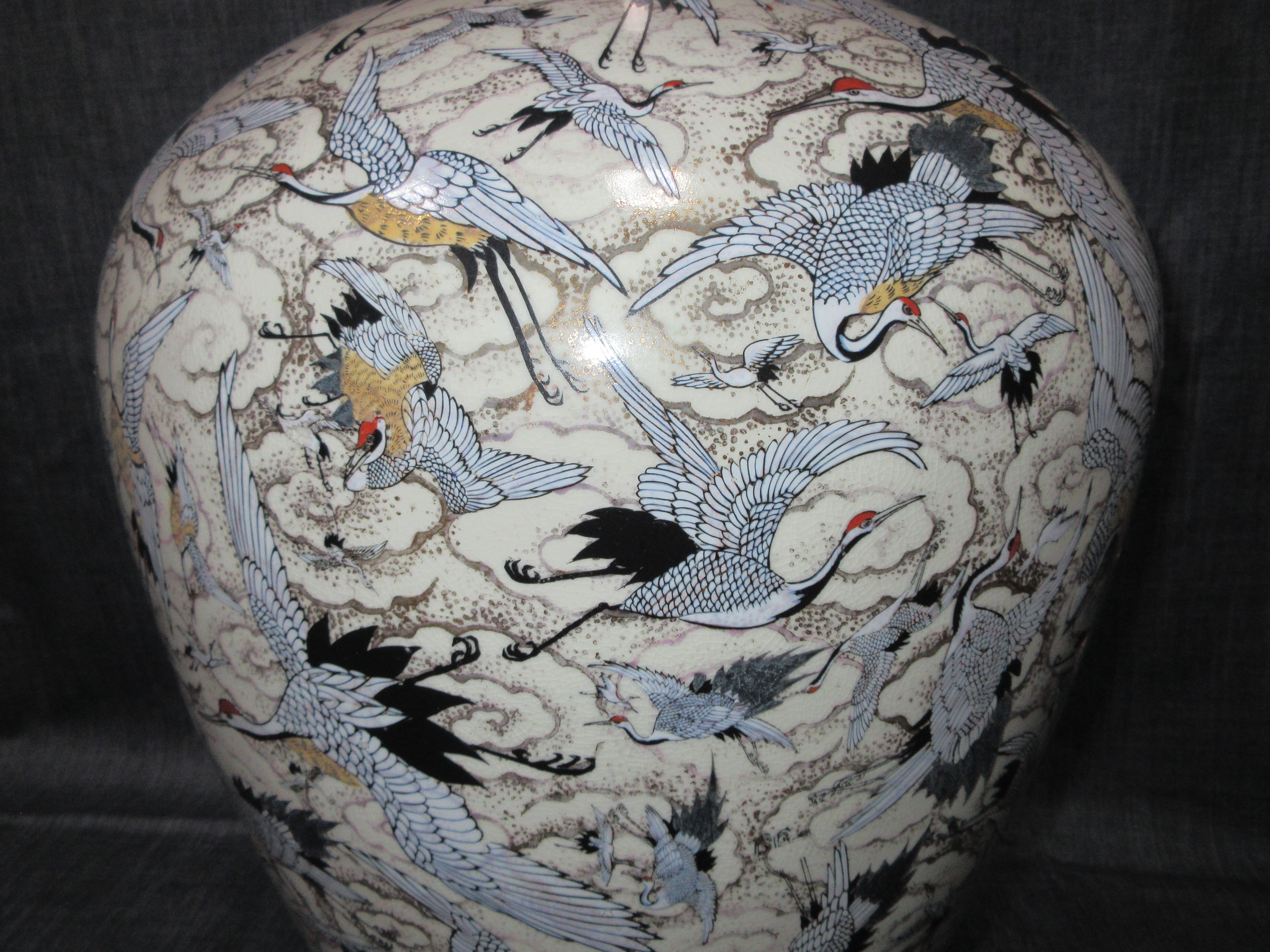 薩摩焼 清雲造 金襴手色絵金彩群鶴図 家紋 特大花瓶 飾花瓶 飾壺 縁起