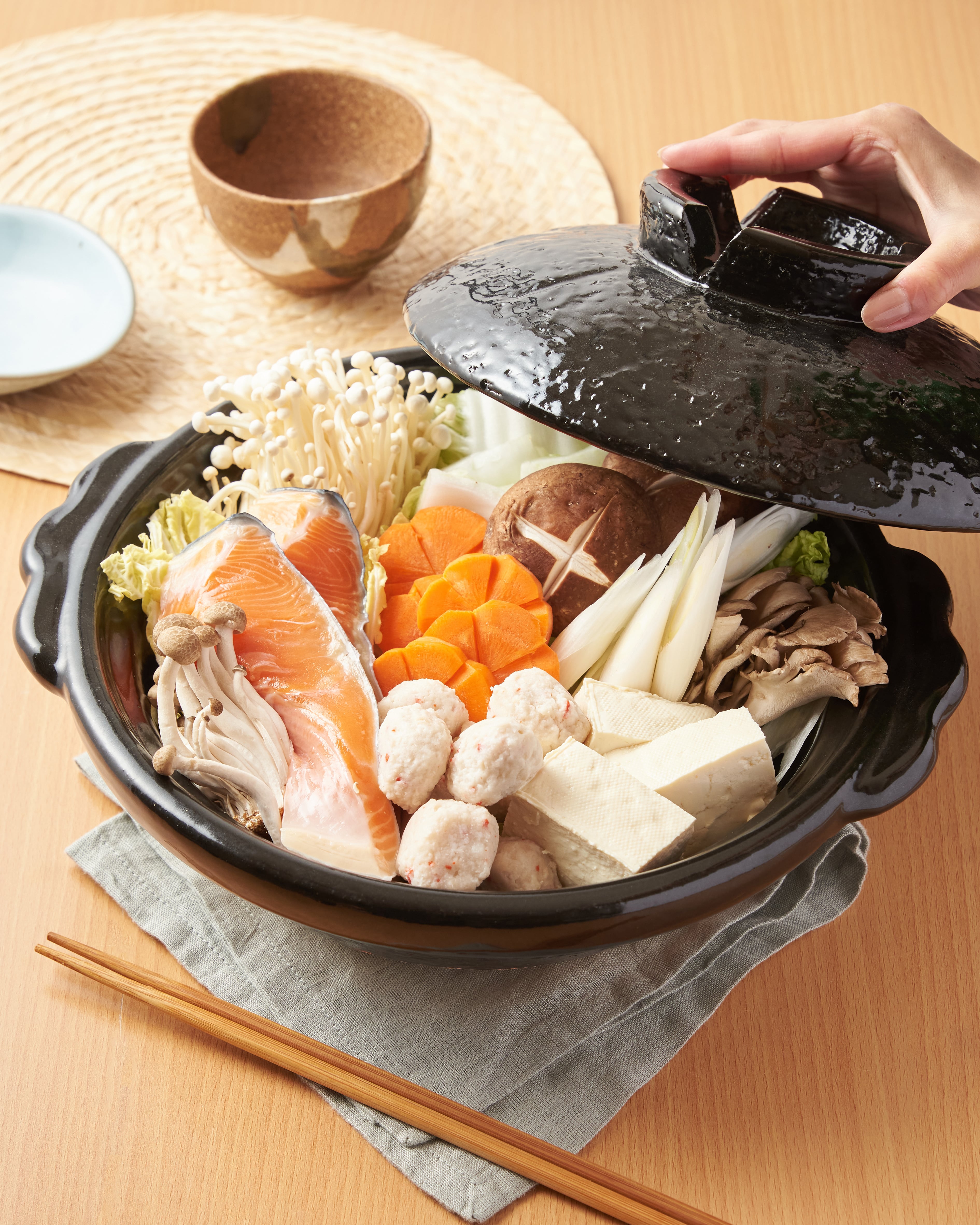 雲井釜　土鍋　八寸 924>雲井窯8寸土鍋(黒)〈2〜3人用〉 信楽焼 | 陶香堂オンラインストア